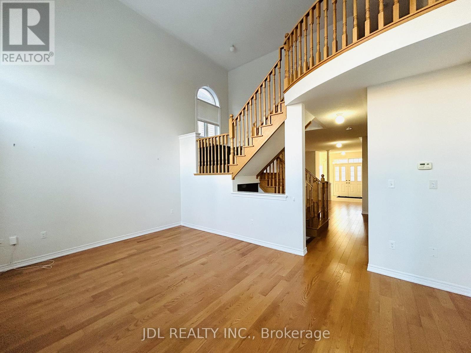 10 Benn Avenue, Georgina, Ontario  L4P 0G8 - Photo 13 - N12524506