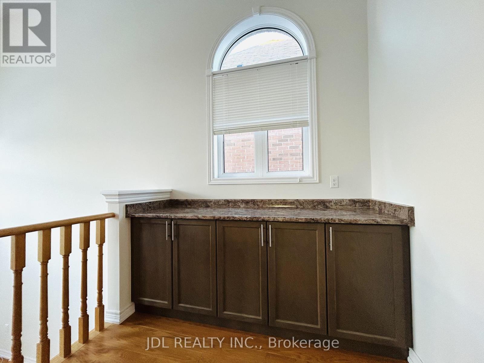 10 Benn Avenue, Georgina, Ontario  L4P 0G8 - Photo 18 - N12524506