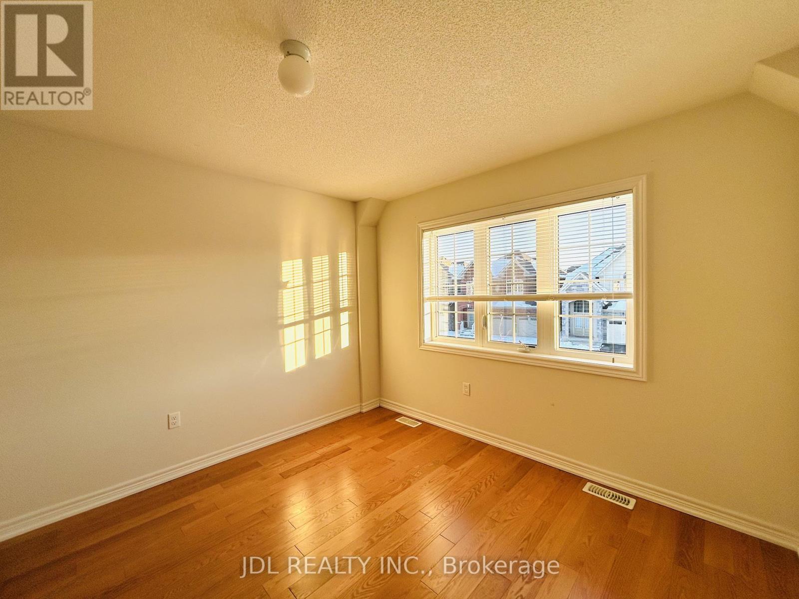 10 Benn Avenue, Georgina, Ontario  L4P 0G8 - Photo 24 - N12524506