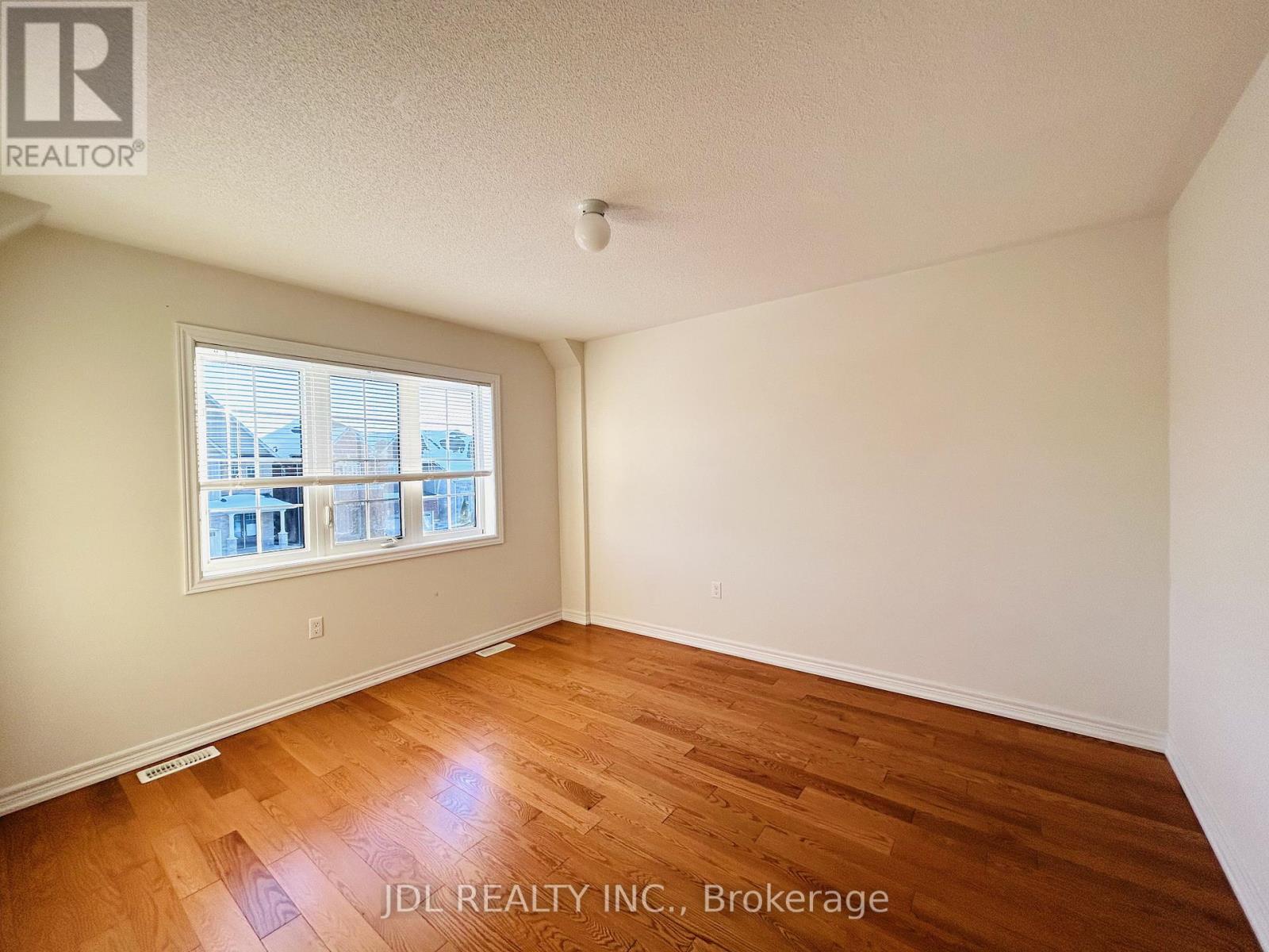 10 Benn Avenue, Georgina, Ontario  L4P 0G8 - Photo 23 - N12524506