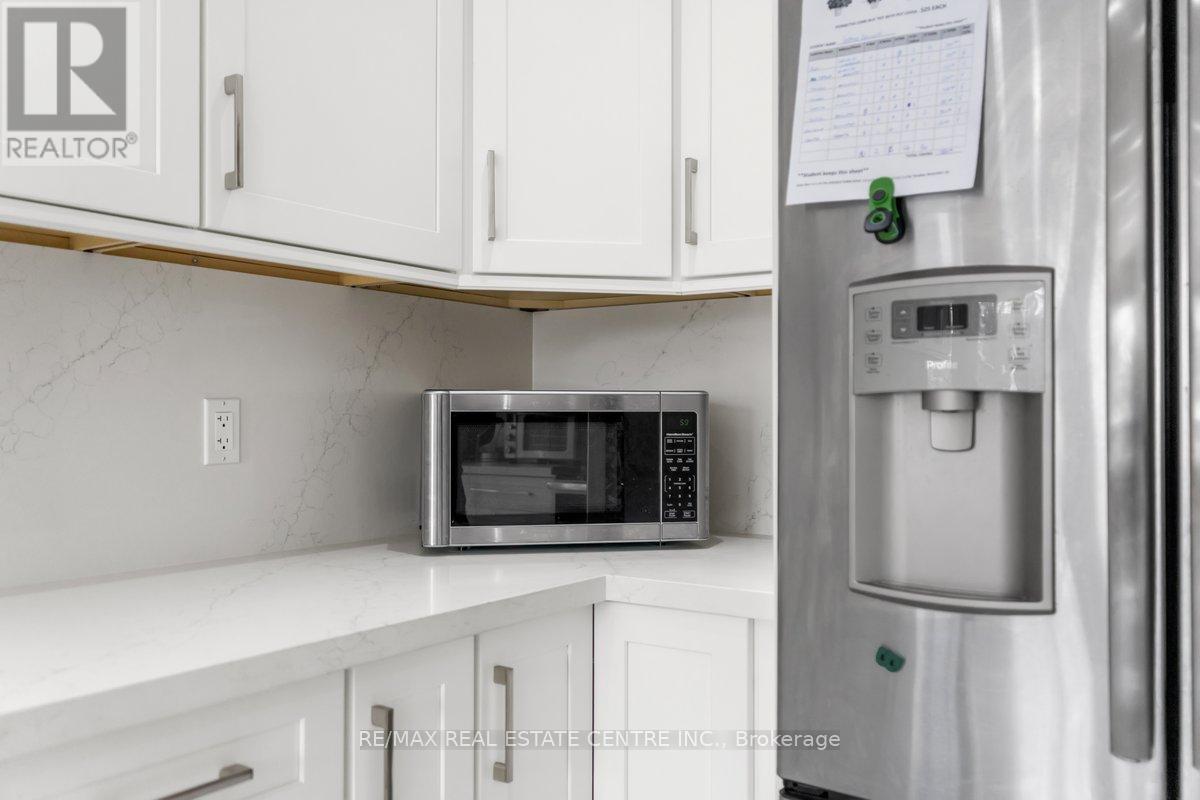 48 Howell Street N, Brampton, Ontario  L6Y 3H8 - Photo 10 - W12604410