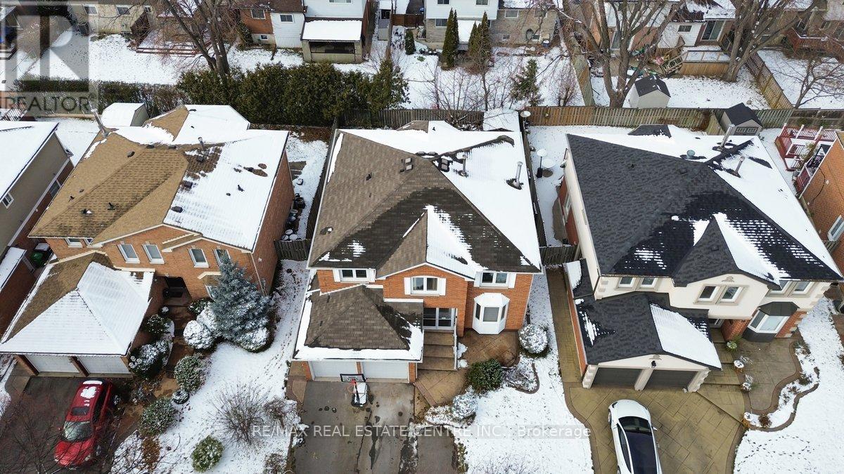 48 Howell Street N, Brampton, Ontario  L6Y 3H8 - Photo 44 - W12604410