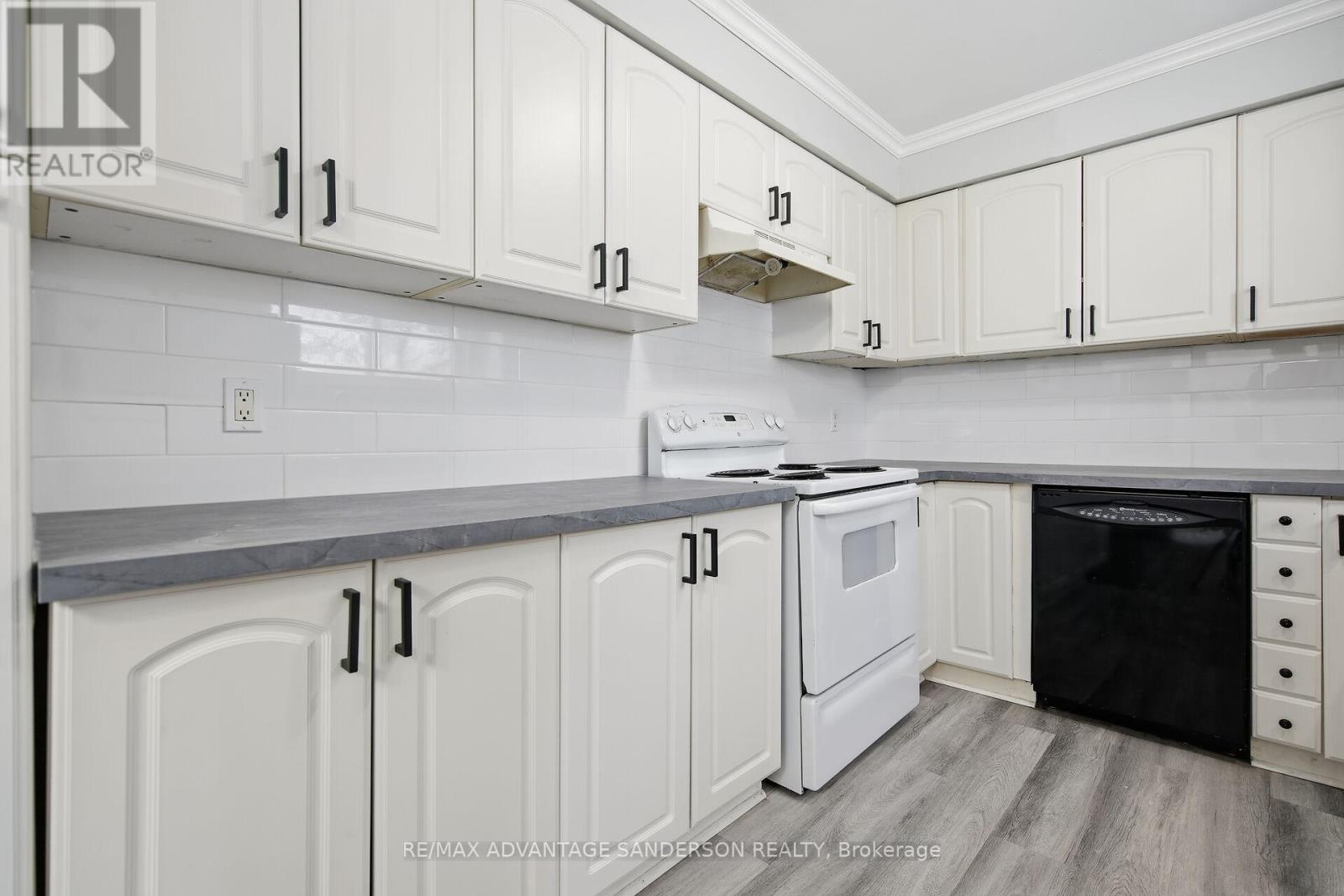 14 Tewksbury Crescent, London East, Ontario N5V 2M8 - Photo 14 - X12630960