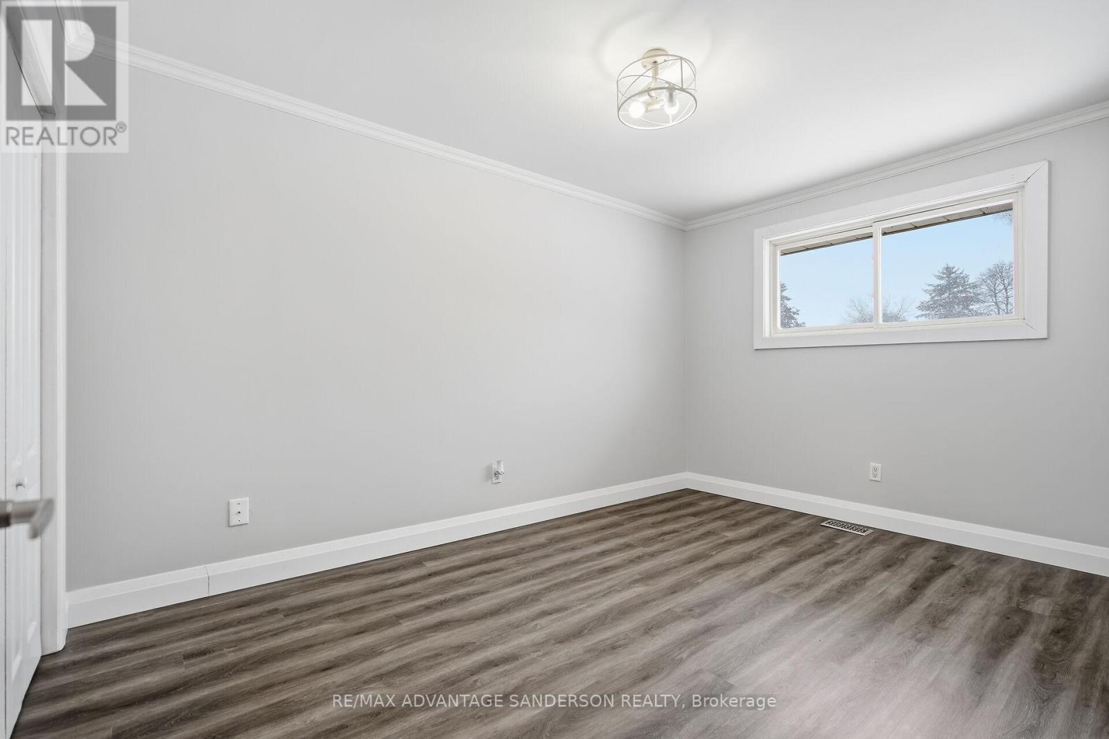 14 Tewksbury Crescent, London East, Ontario N5V 2M8 - Photo 18 - X12630960