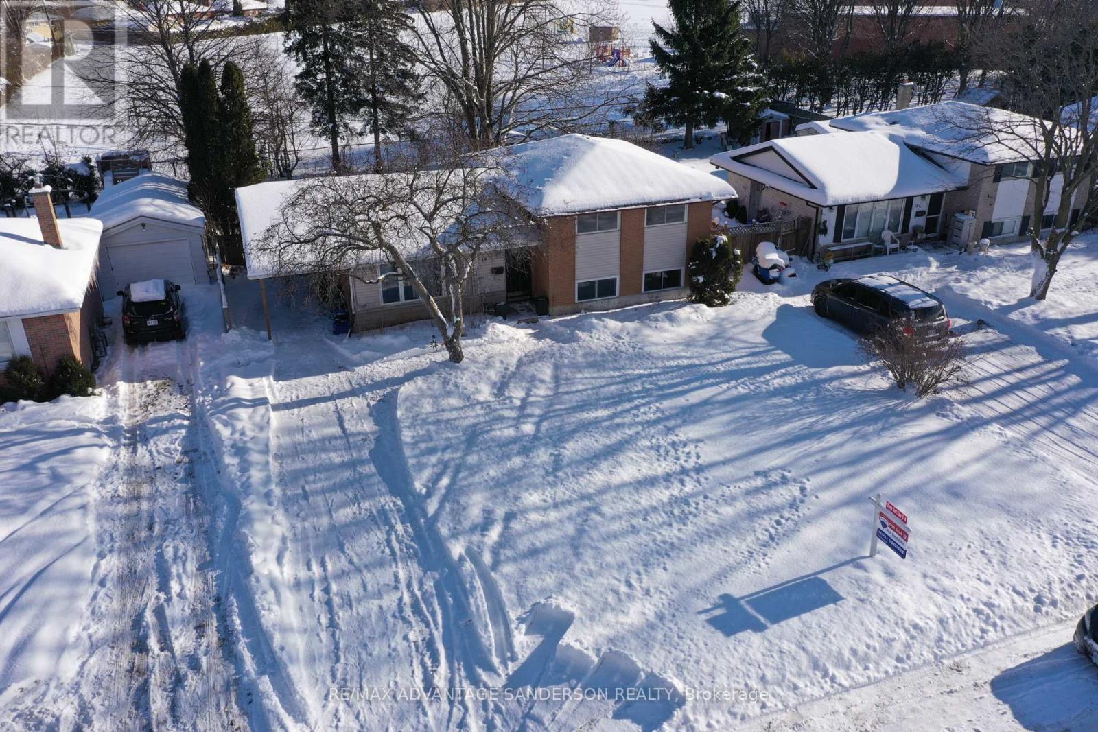 14 Tewksbury Crescent, London East, Ontario N5V 2M8 - Photo 2 - X12630960