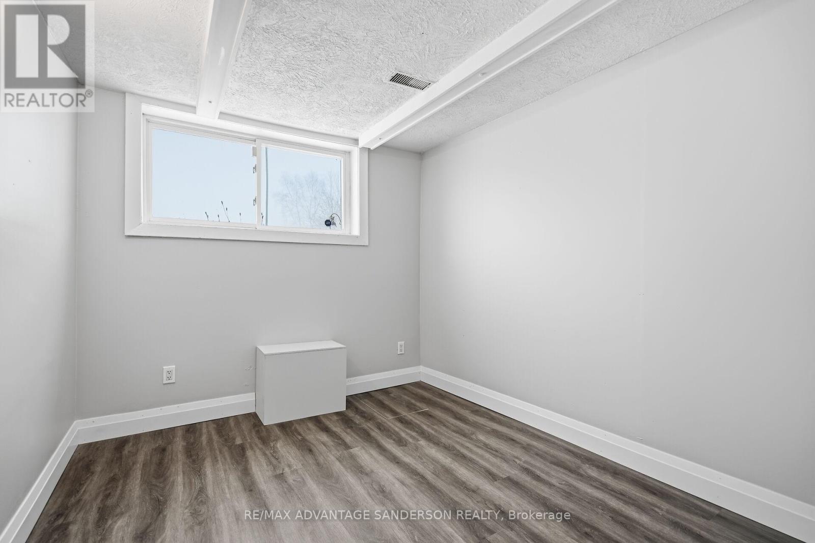 14 Tewksbury Crescent, London East, Ontario N5V 2M8 - Photo 27 - X12630960