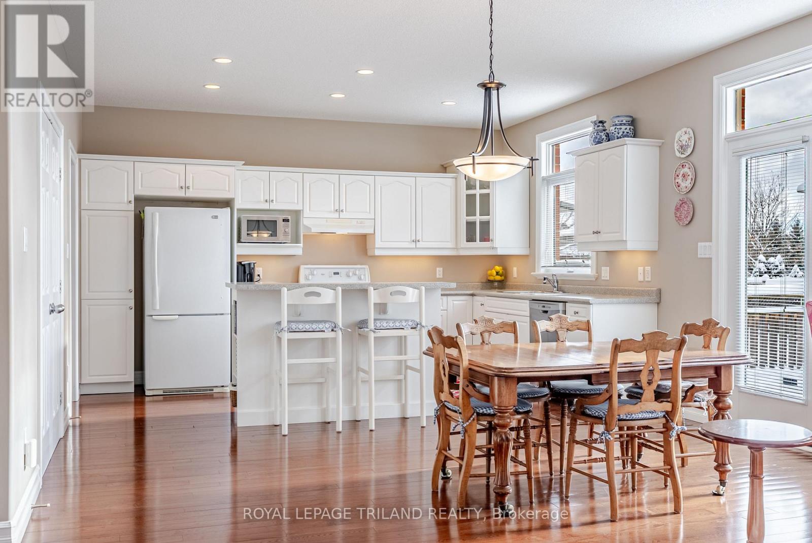 914 Collins Drive N, London South, Ontario  N6K 4X6 - Photo 11 - X12630970