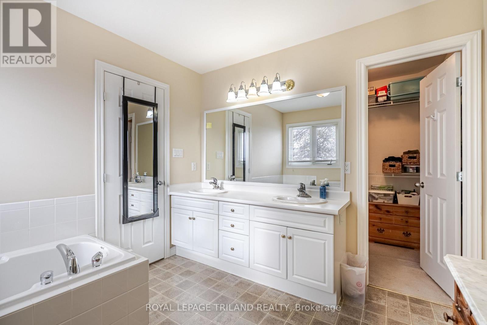 914 Collins Drive N, London South, Ontario  N6K 4X6 - Photo 20 - X12630970