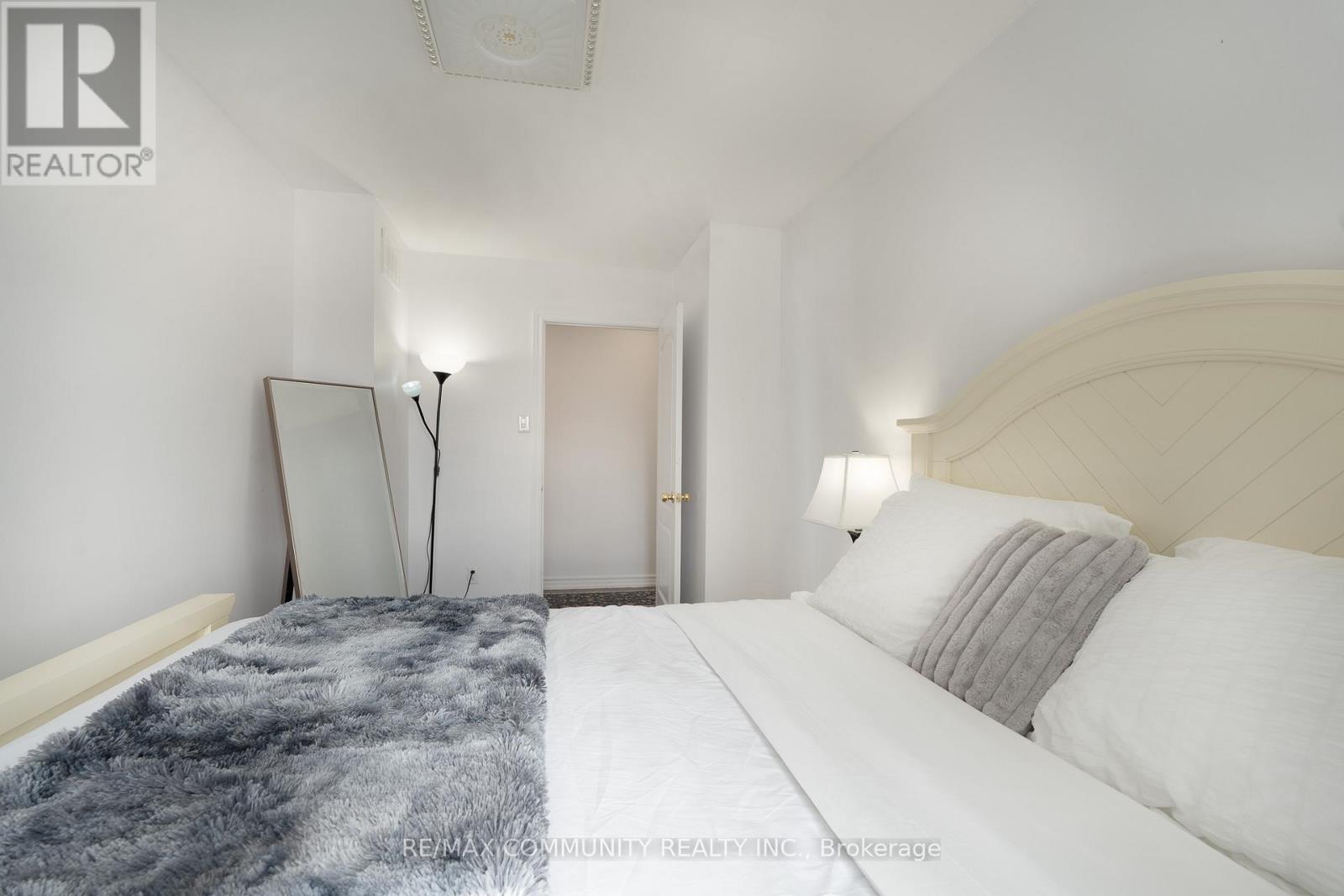 33 Windsor Avenue, Ajax, Ontario  L1S 2B1 - Photo 12 - E12564034