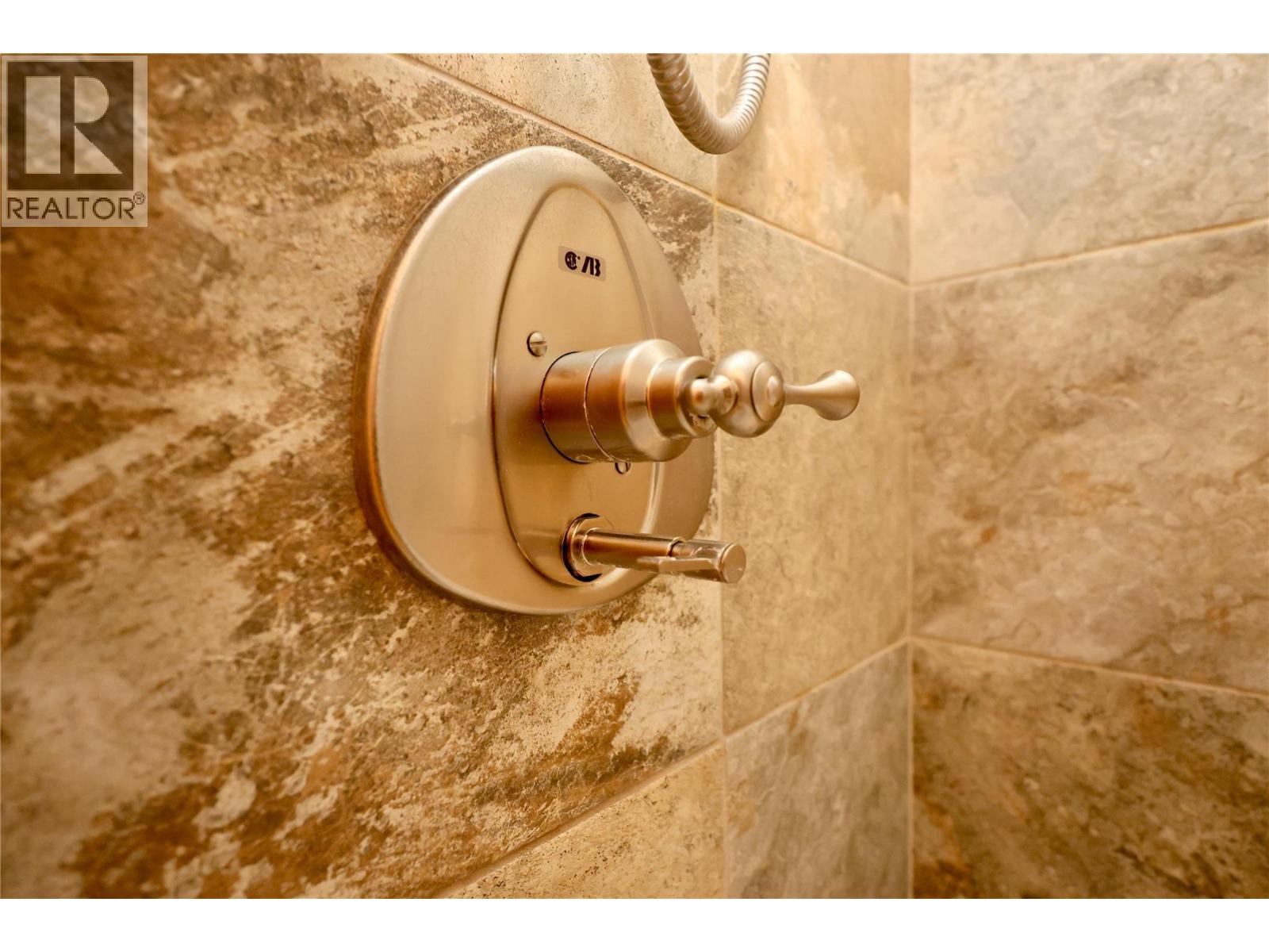 1336 Palliser Trail Unit# 9, Golden, British Columbia V0A 1H0 - Photo 28 - 10371074