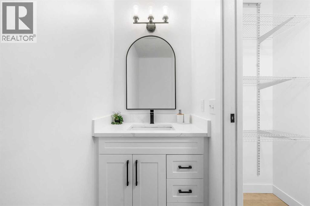 966 Berkley Drive Nw, Calgary, Alberta  T3K 1A2 - Photo 27 - A2274096