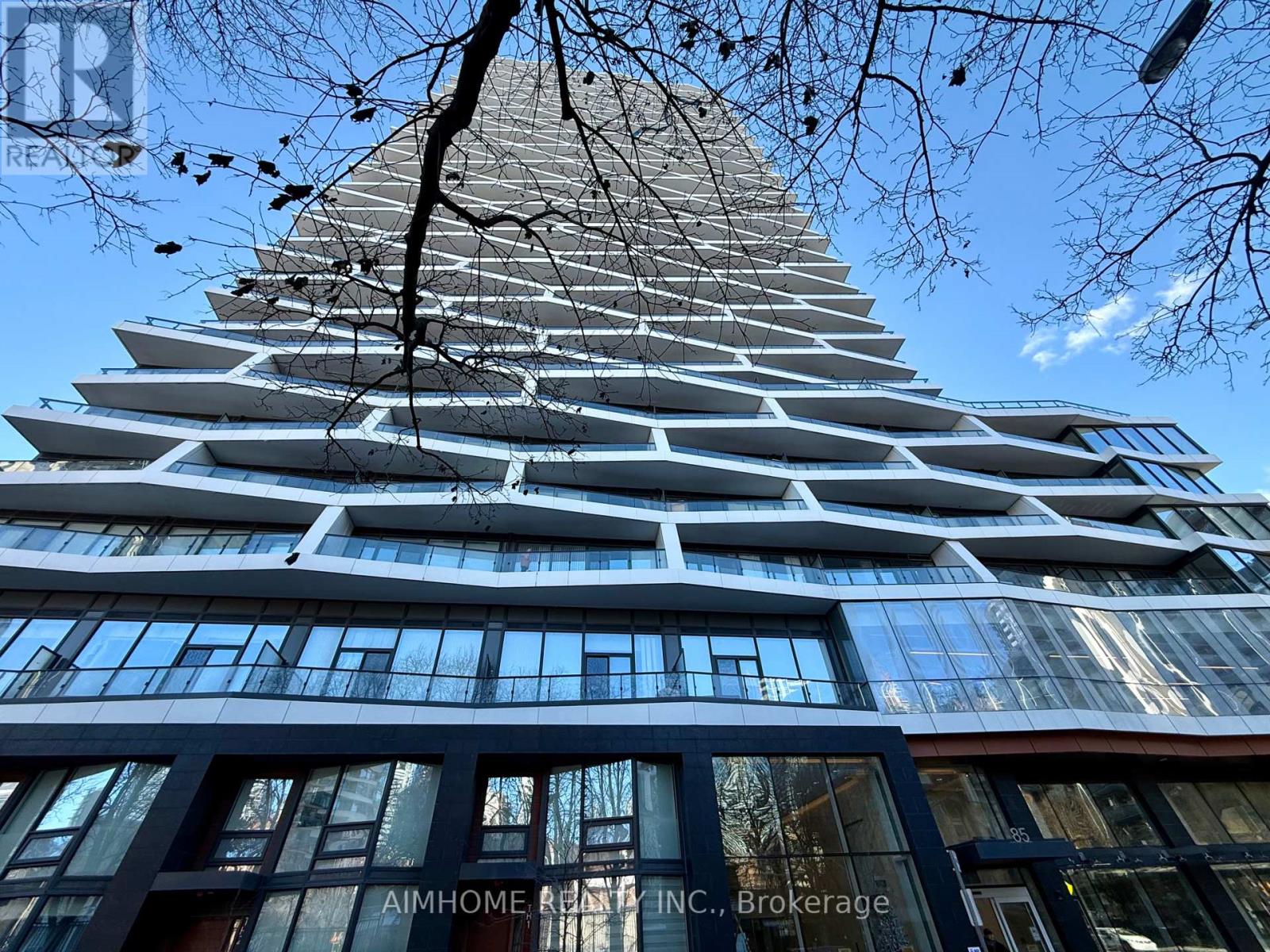 305 - 85 WOOD STREET, Toronto, Ontario