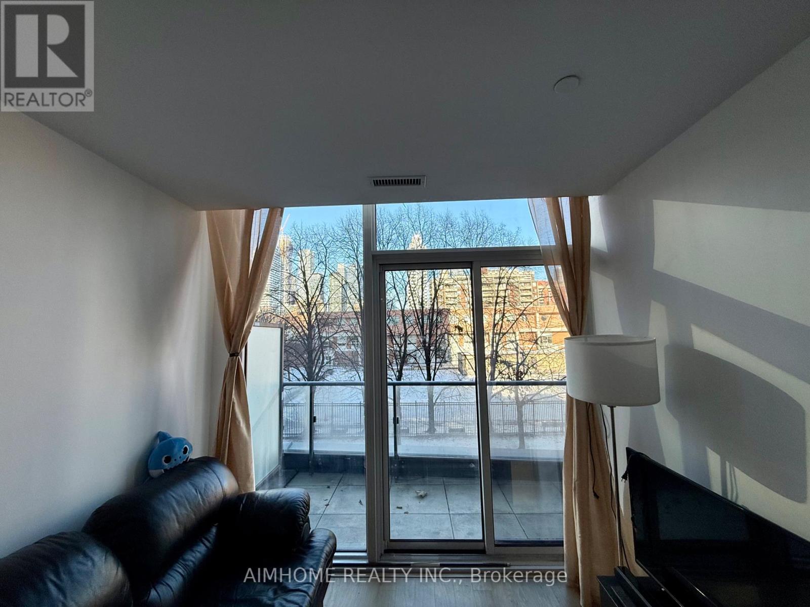 305 - 85 Wood Street, Toronto, Ontario  M4Y 0E8 - Photo 2 - C12592916