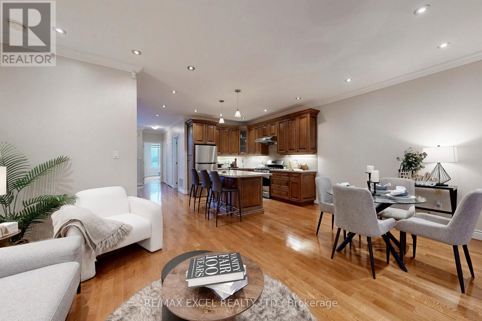 90 Fairleigh Crescent, Toronto, Ontario  M6C 3R9 - Photo 4 - C12629984