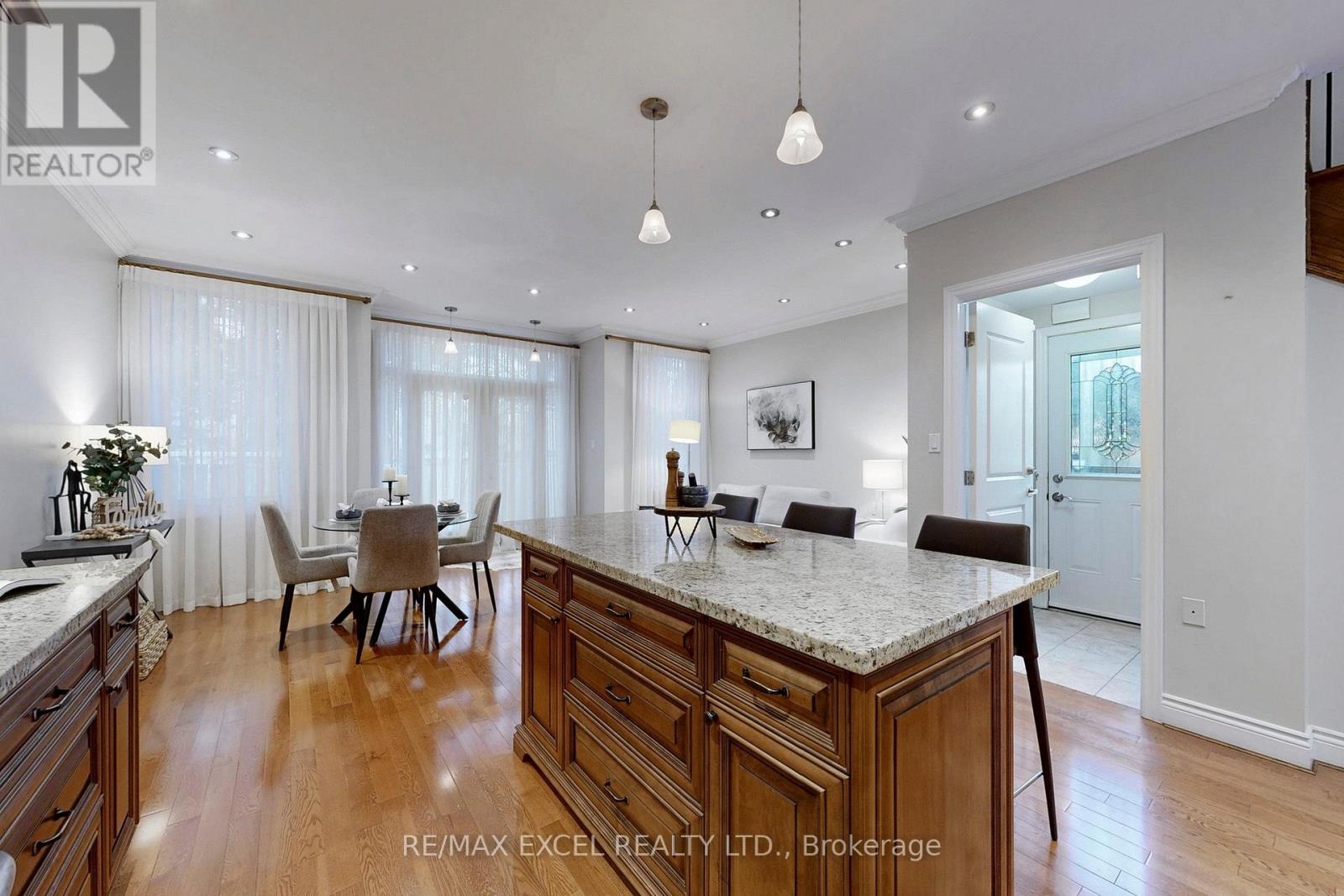 90 Fairleigh Crescent, Toronto, Ontario  M6C 3R9 - Photo 9 - C12629984