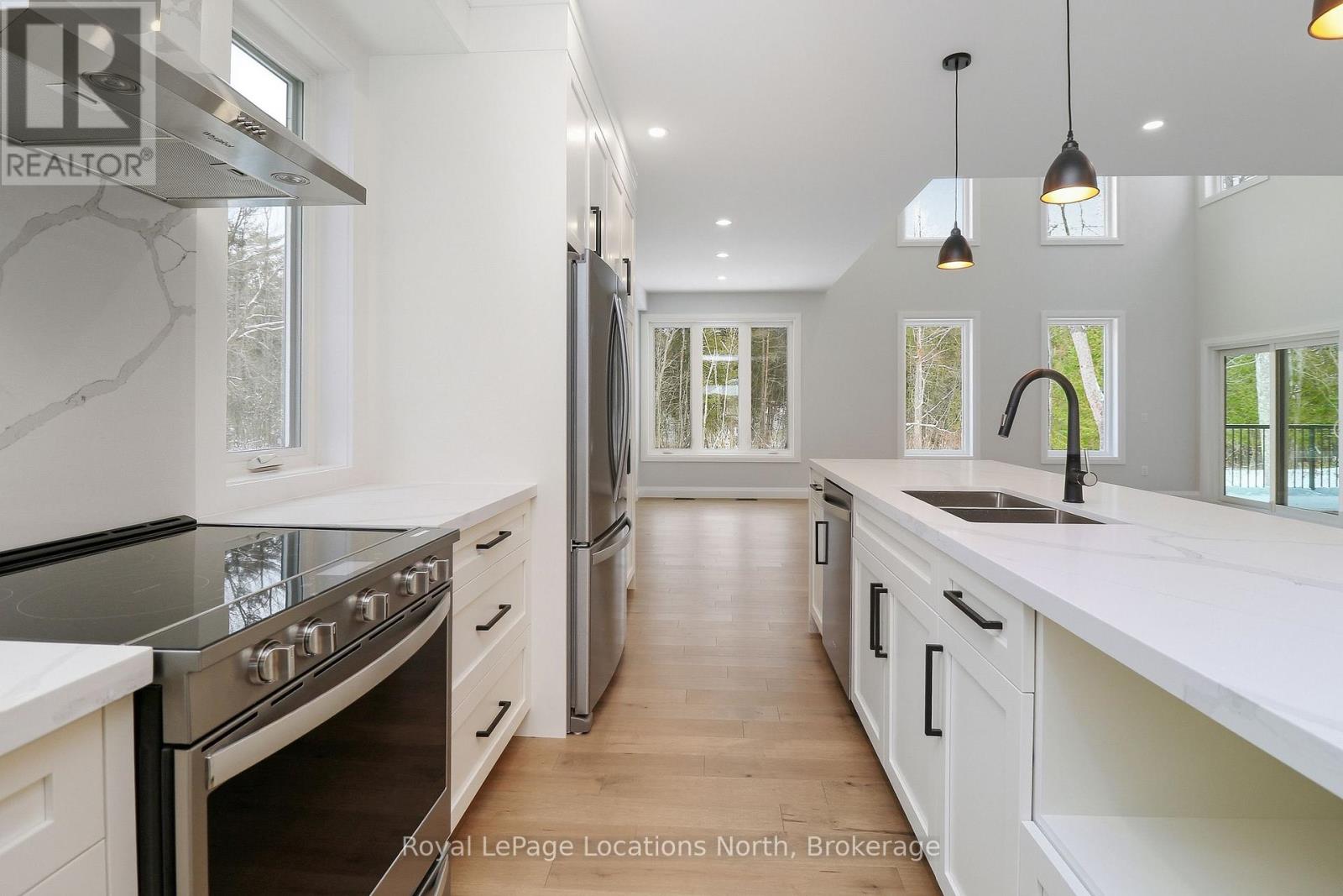 118 Valerie Crescent, Wasaga Beach, Ontario  L9Z 2P8 - Photo 12 - S12631176