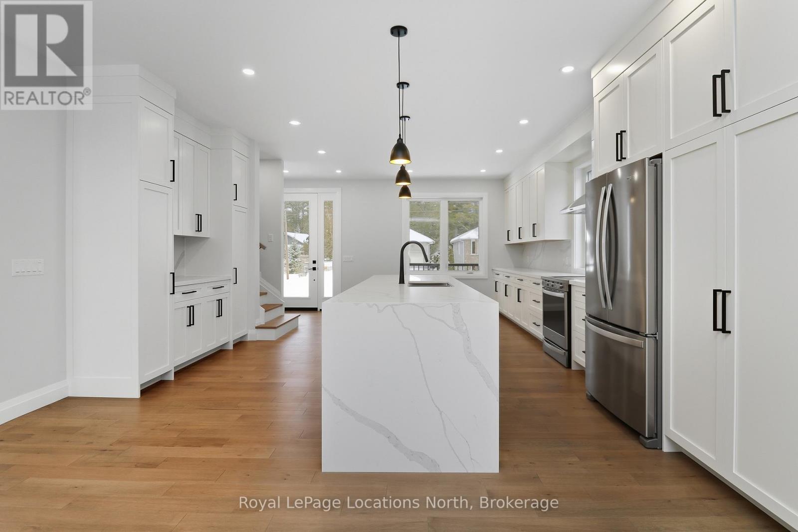 118 Valerie Crescent, Wasaga Beach, Ontario  L9Z 2P8 - Photo 14 - S12631176