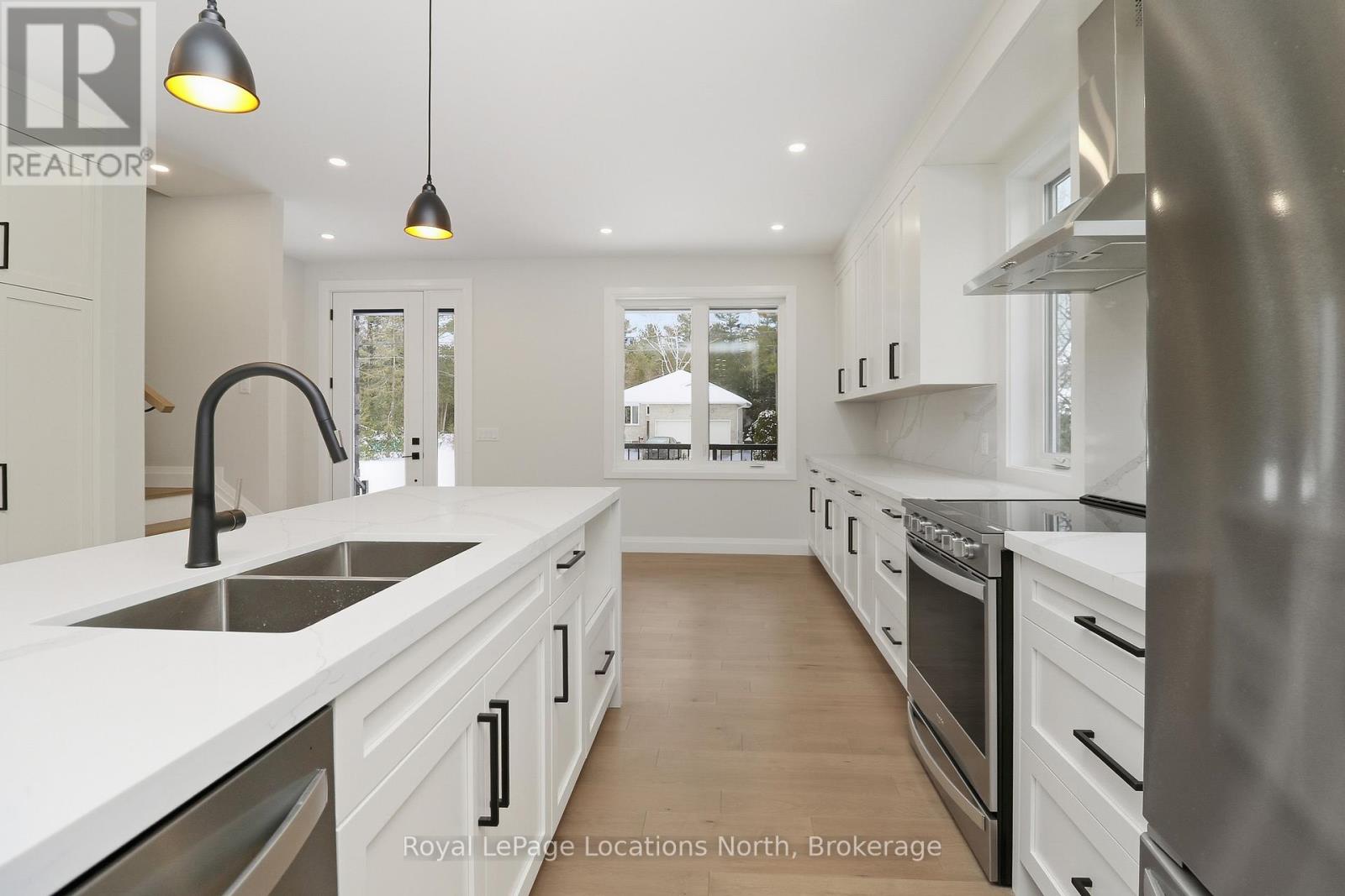 118 Valerie Crescent, Wasaga Beach, Ontario  L9Z 2P8 - Photo 16 - S12631176