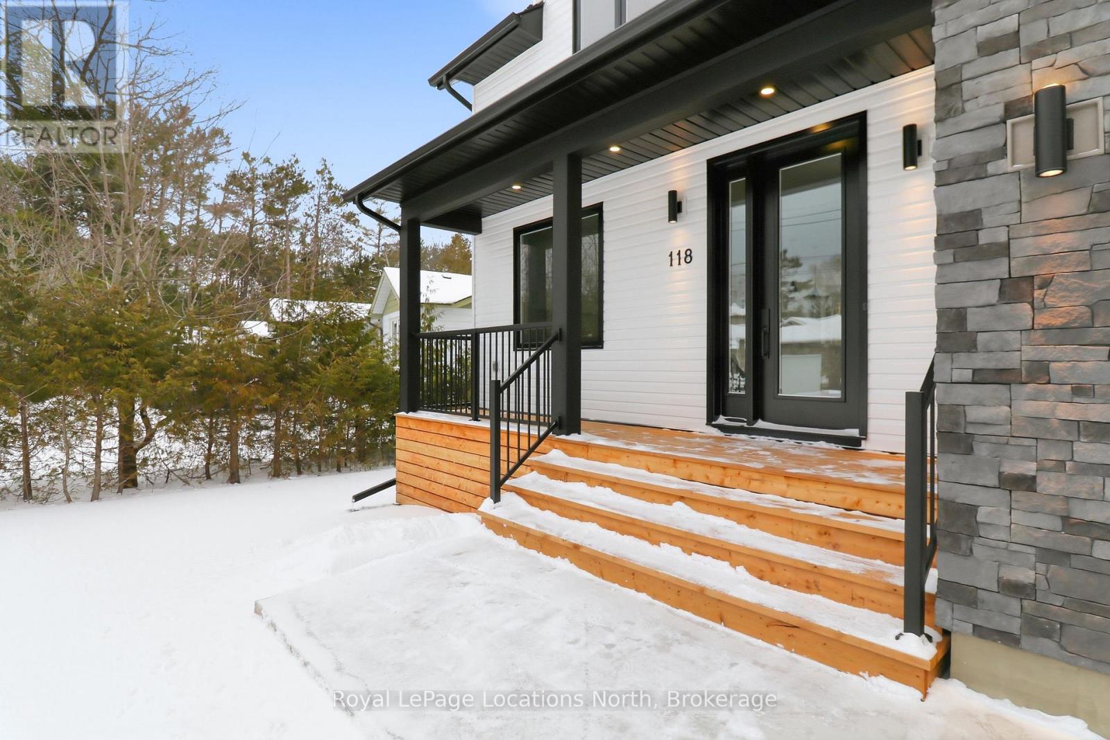 118 Valerie Crescent, Wasaga Beach, Ontario  L9Z 2P8 - Photo 2 - S12631176