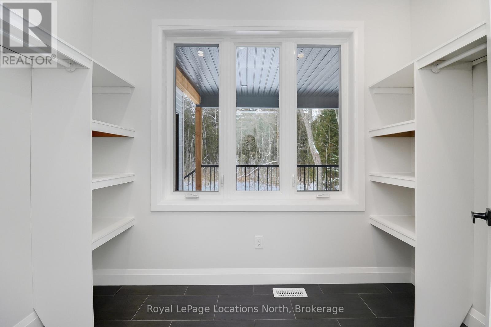 118 Valerie Crescent, Wasaga Beach, Ontario  L9Z 2P8 - Photo 24 - S12631176