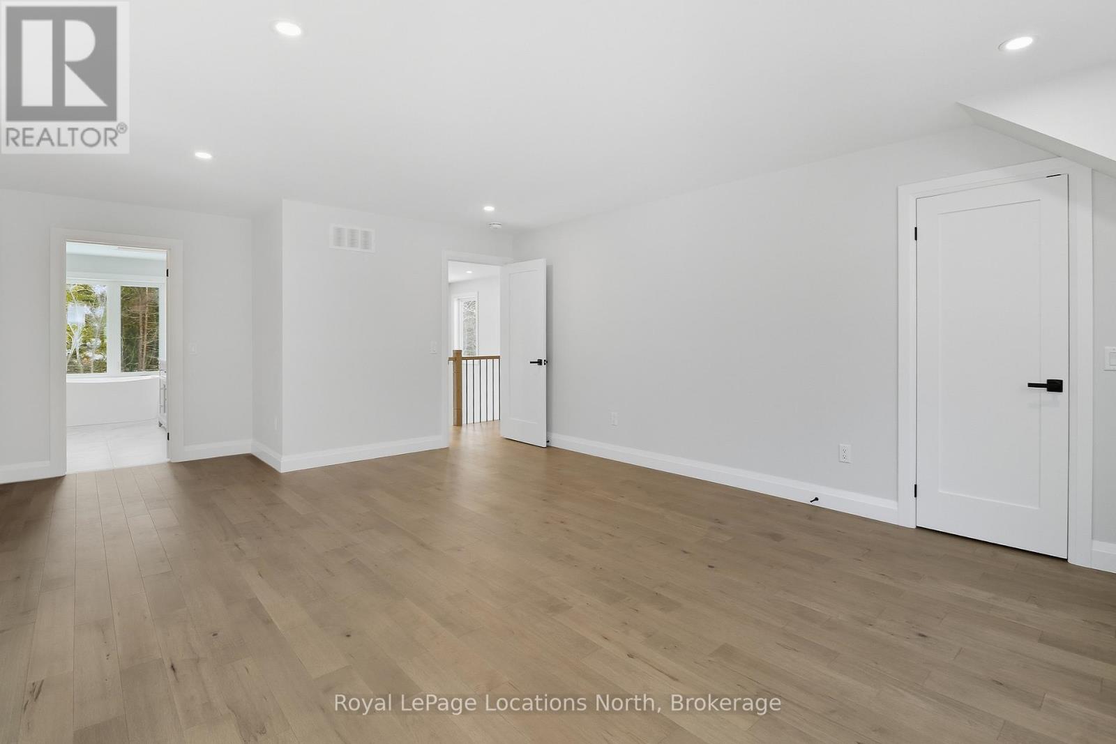 118 Valerie Crescent, Wasaga Beach, Ontario  L9Z 2P8 - Photo 31 - S12631176