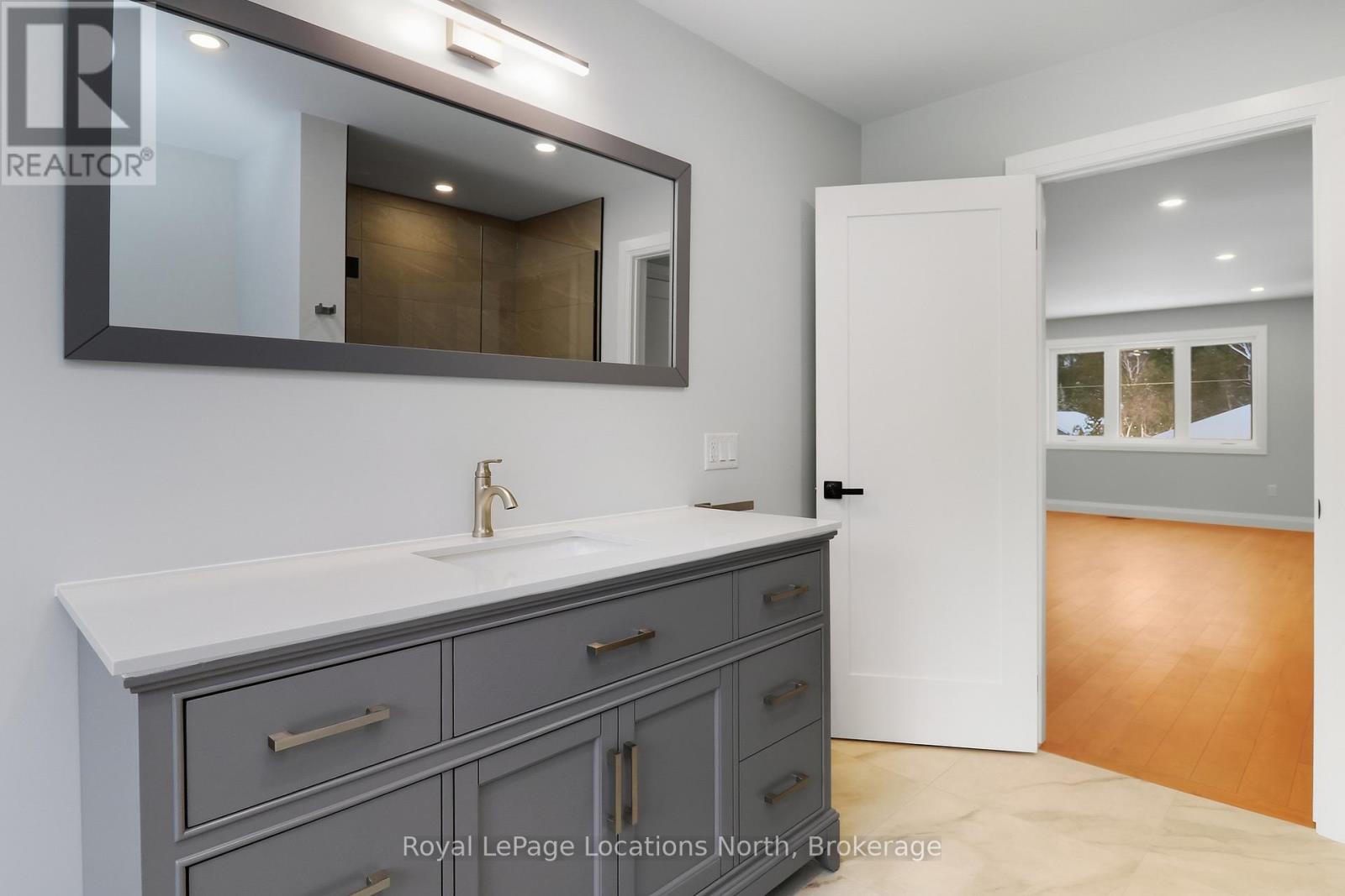 118 Valerie Crescent, Wasaga Beach, Ontario  L9Z 2P8 - Photo 35 - S12631176