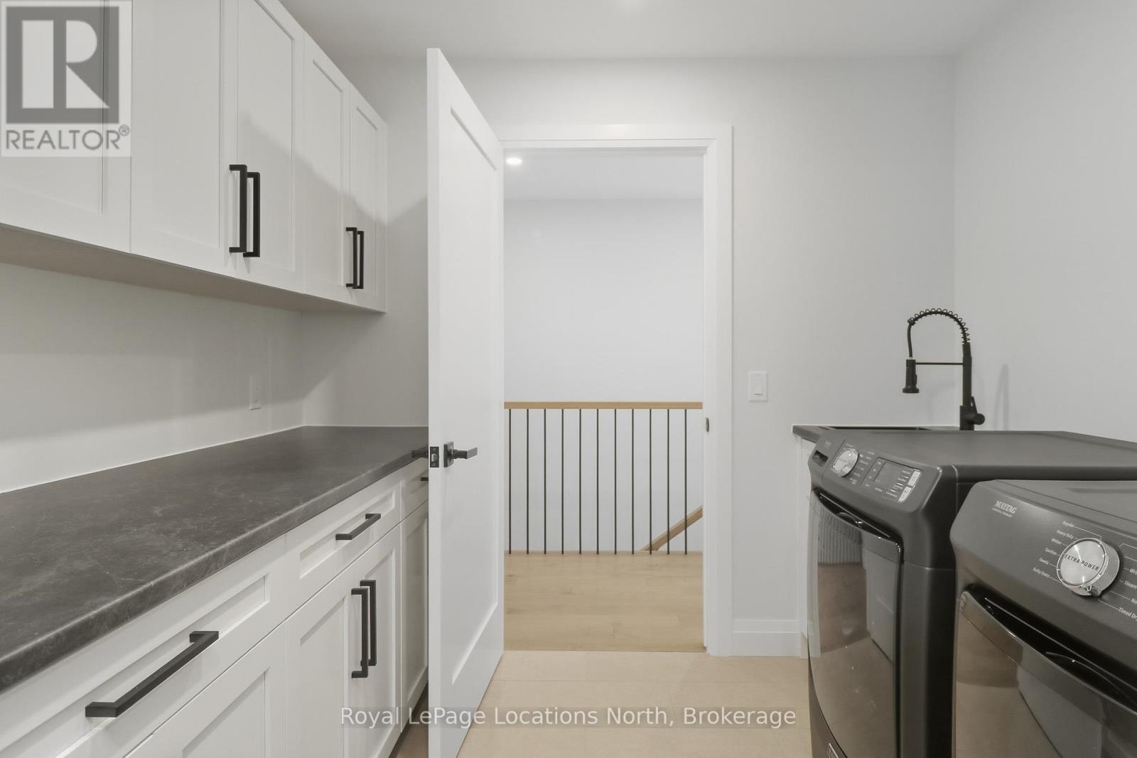 118 Valerie Crescent, Wasaga Beach, Ontario  L9Z 2P8 - Photo 37 - S12631176