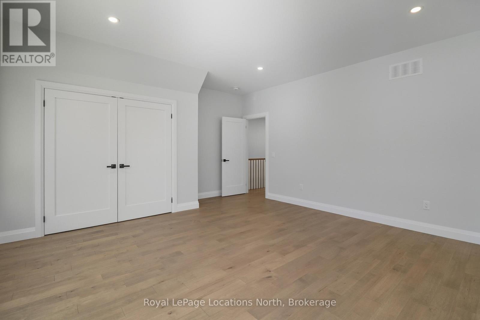 118 Valerie Crescent, Wasaga Beach, Ontario  L9Z 2P8 - Photo 42 - S12631176