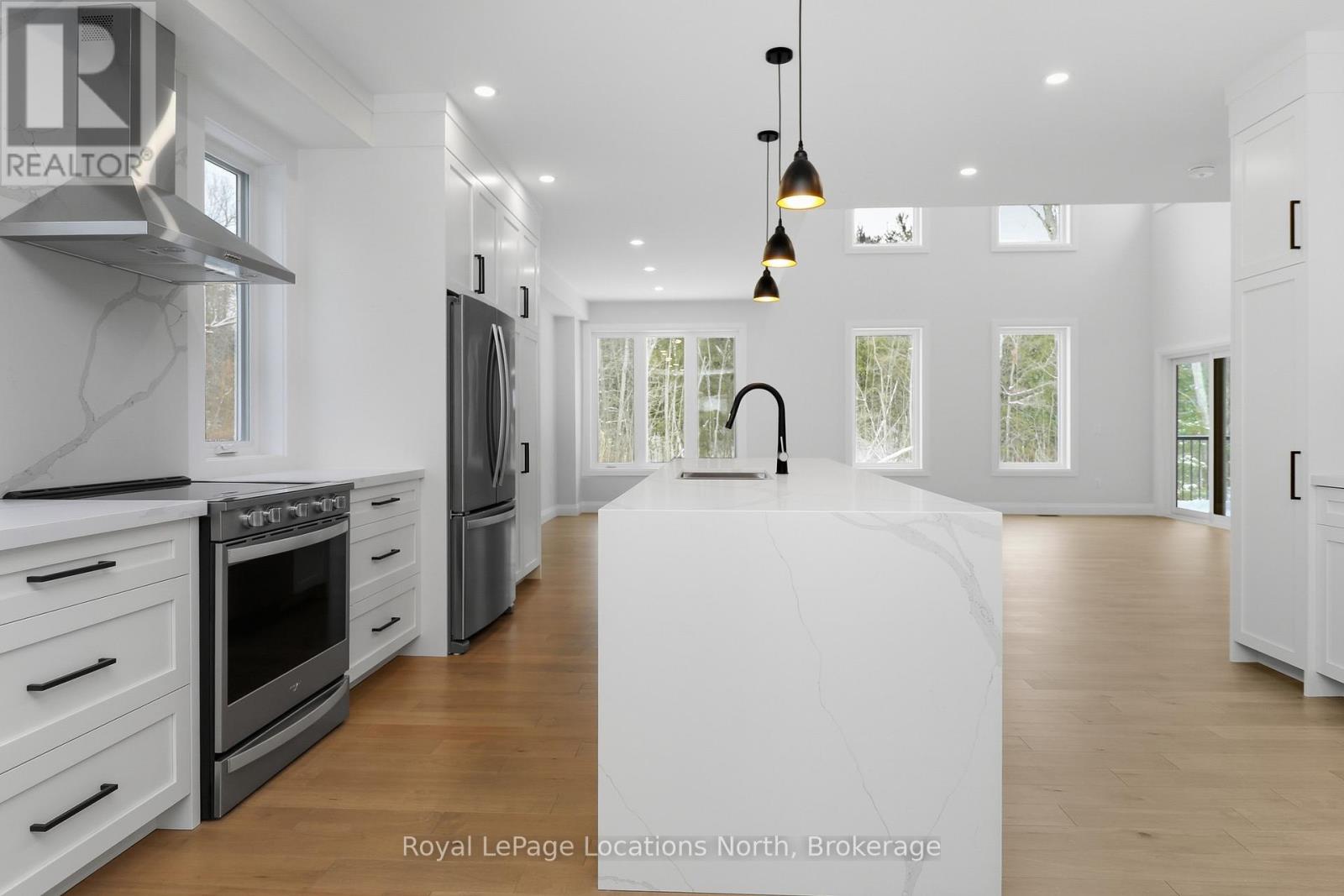 118 Valerie Crescent, Wasaga Beach, Ontario  L9Z 2P8 - Photo 9 - S12631176