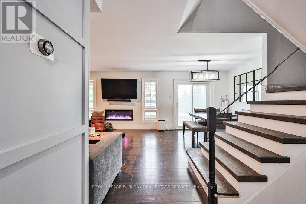 4429 Vallence Drive, Burlington, Ontario  L7L 6J8 - Photo 15 - W12630976