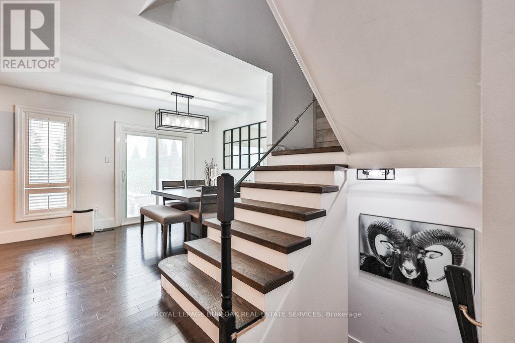 4429 Vallence Drive, Burlington, Ontario  L7L 6J8 - Photo 16 - W12630976