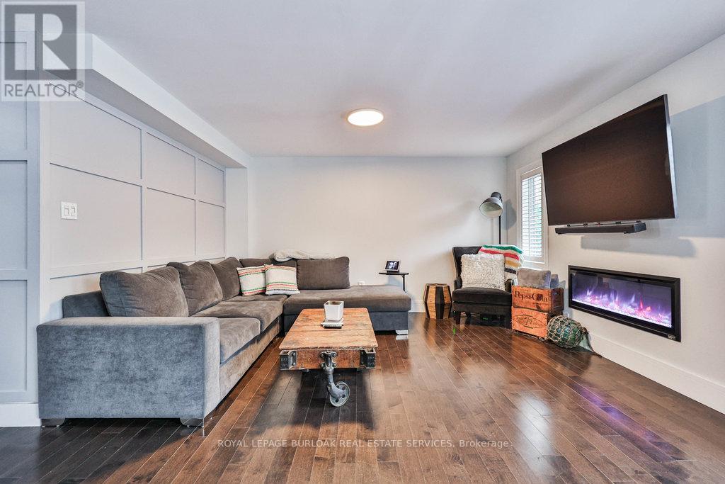 4429 Vallence Drive, Burlington, Ontario  L7L 6J8 - Photo 18 - W12630976