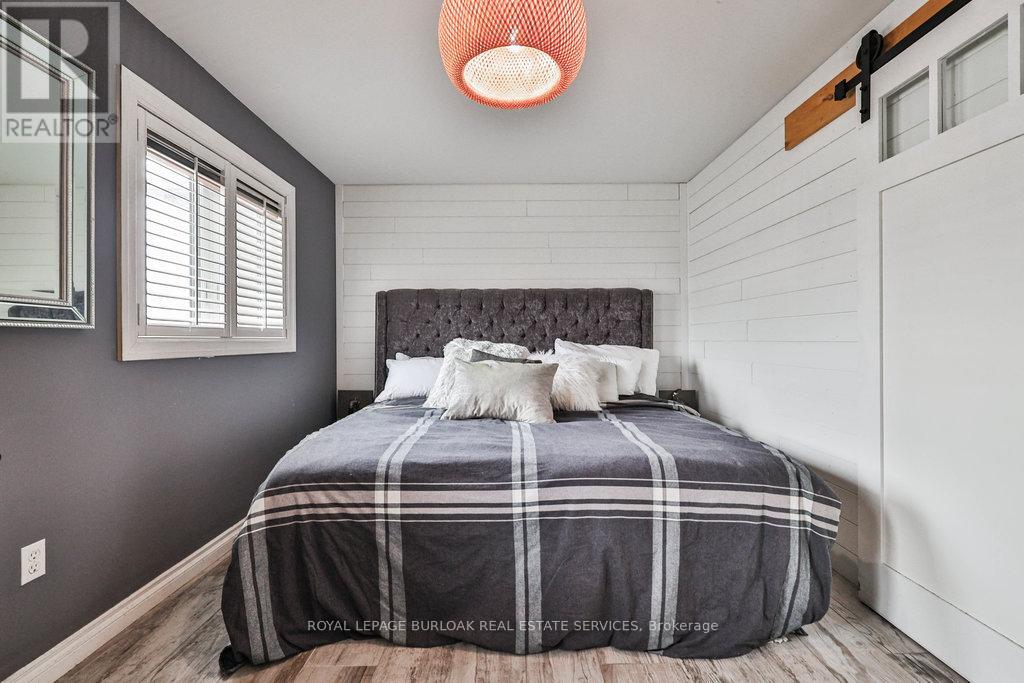 4429 Vallence Drive, Burlington, Ontario  L7L 6J8 - Photo 28 - W12630976