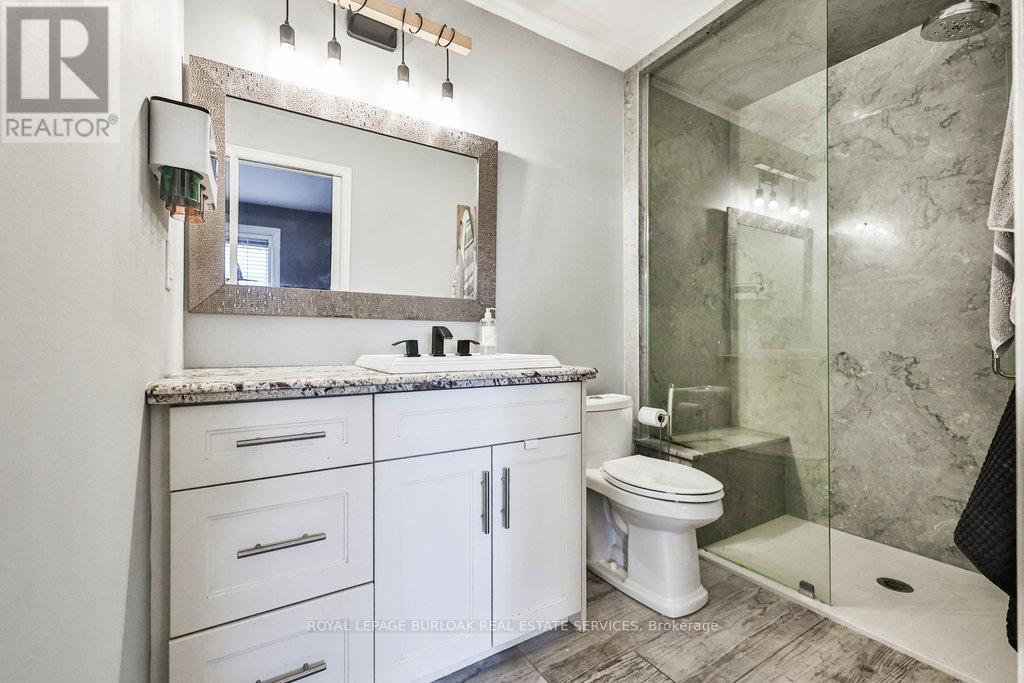 4429 Vallence Drive, Burlington, Ontario  L7L 6J8 - Photo 31 - W12630976