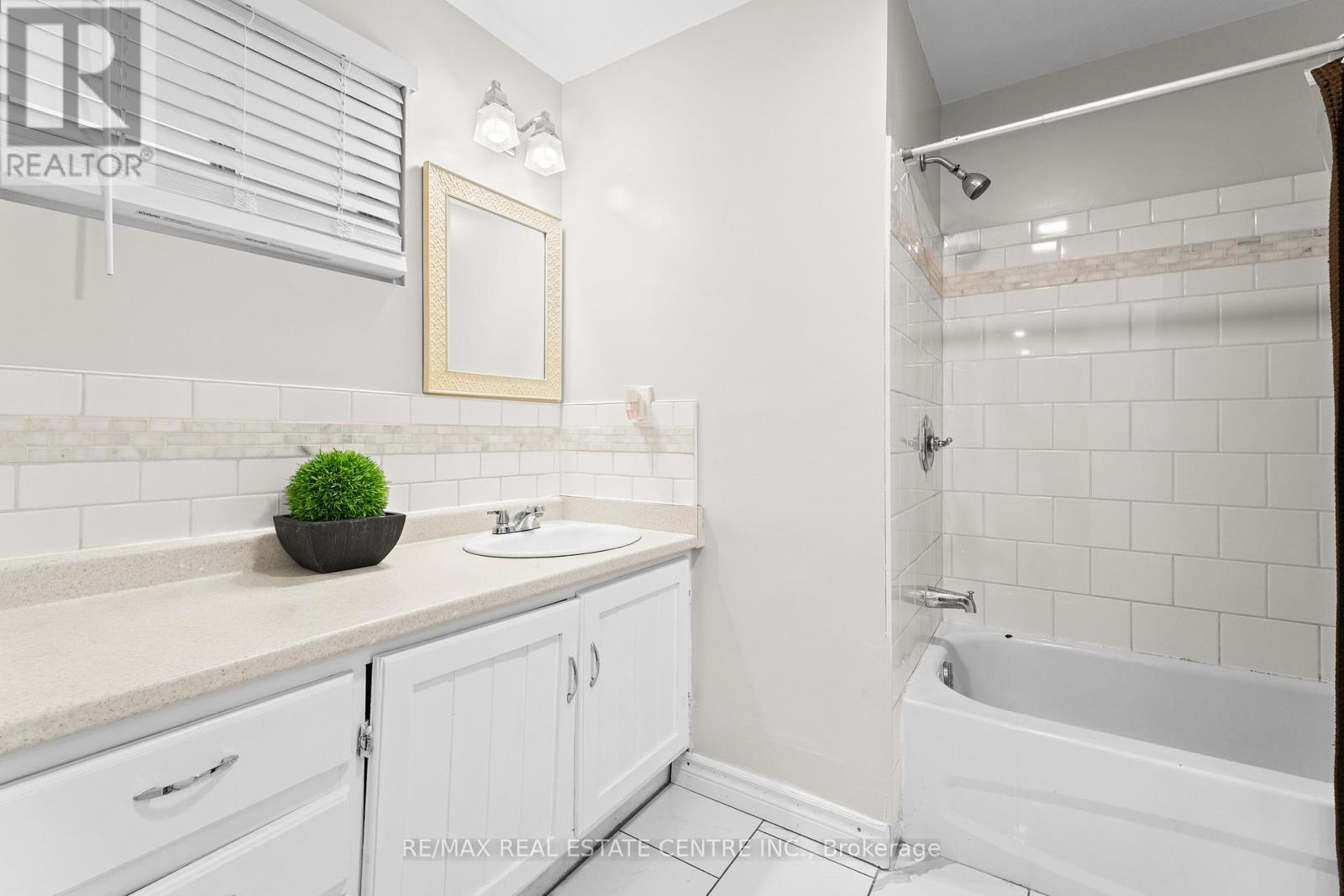 23 Jefferson Road, Brampton (Northgate), Ontario  L6S 2G6 - Photo 33 - W12630982