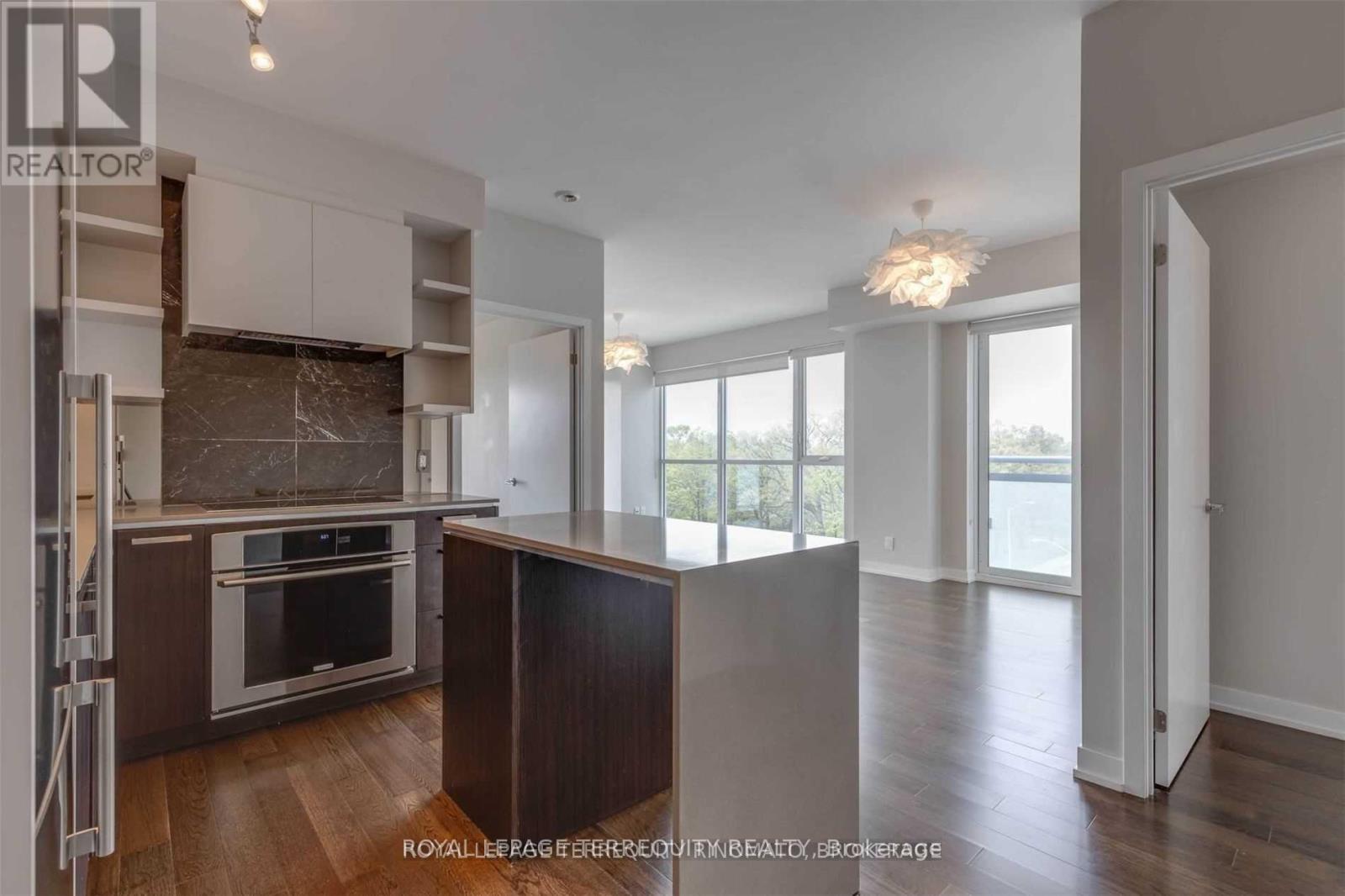 612 - 1830 Bloor Street W, Toronto (High Park North), Ontario  M6P 0A2 - Photo 2 - W12631002