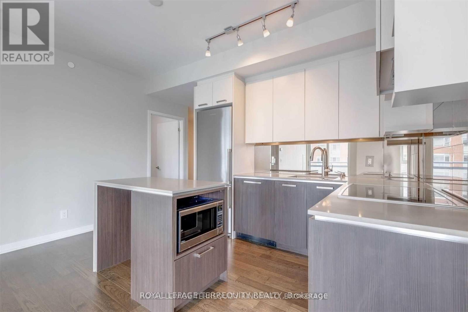 612 - 1830 Bloor Street W, Toronto (High Park North), Ontario  M6P 0A2 - Photo 4 - W12631002