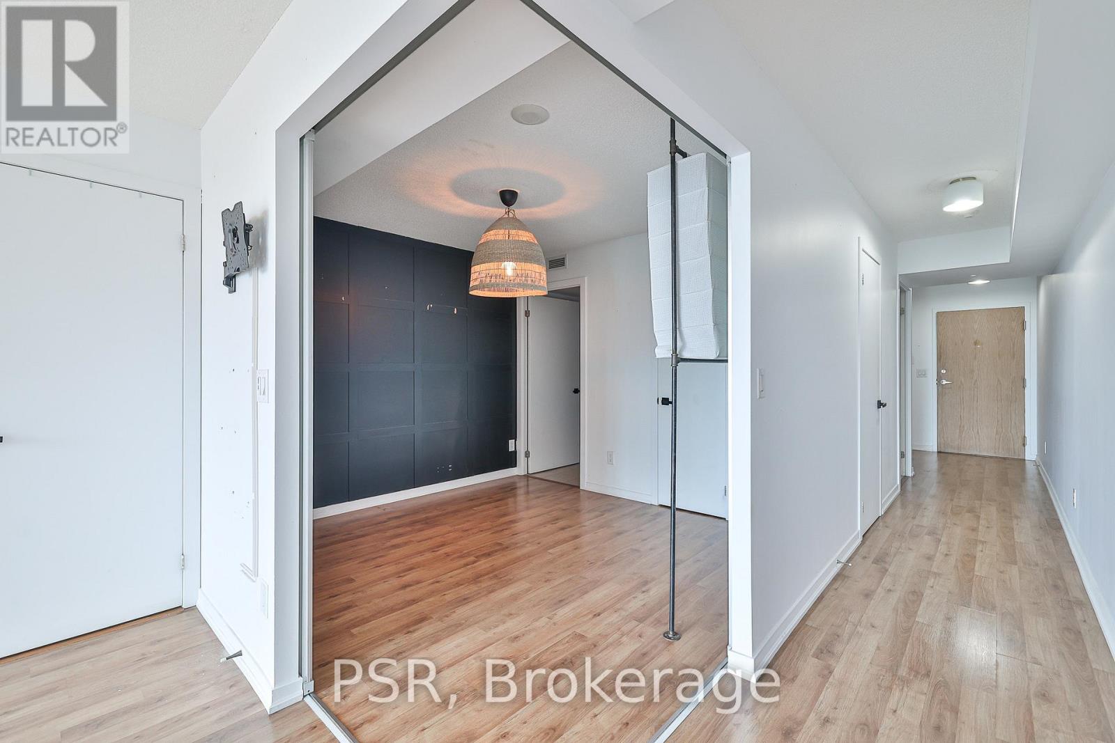 2002 - 38 Joe Shuster Way, Toronto, Ontario  M6K 0A5 - Photo 3 - W12631008