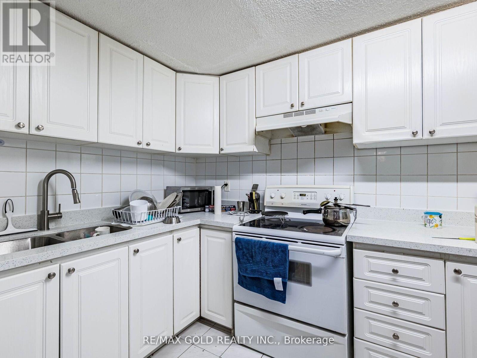 3 Hawkway Court, Brampton, Ontario  L6Y 4K7 - Photo 37 - W12631010