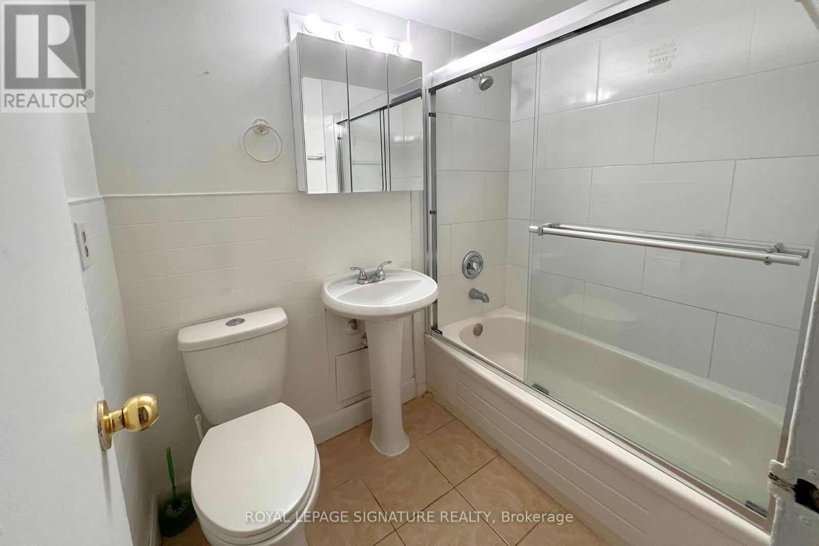 1211 - 200 Lotherton Pathway, Toronto (Yorkdale-Glen Park), Ontario  M6B 2G9 - Photo 7 - W12631022