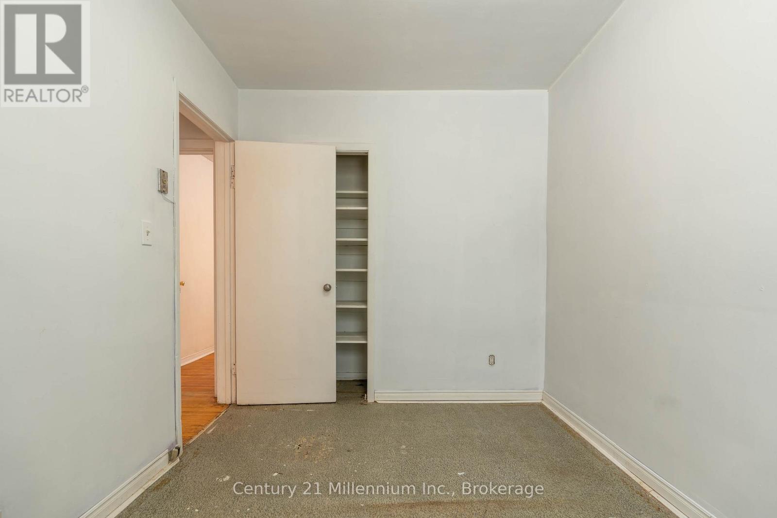 701 5th Street E, Owen Sound, Ontario  N4K 1E4 - Photo 11 - X12631048