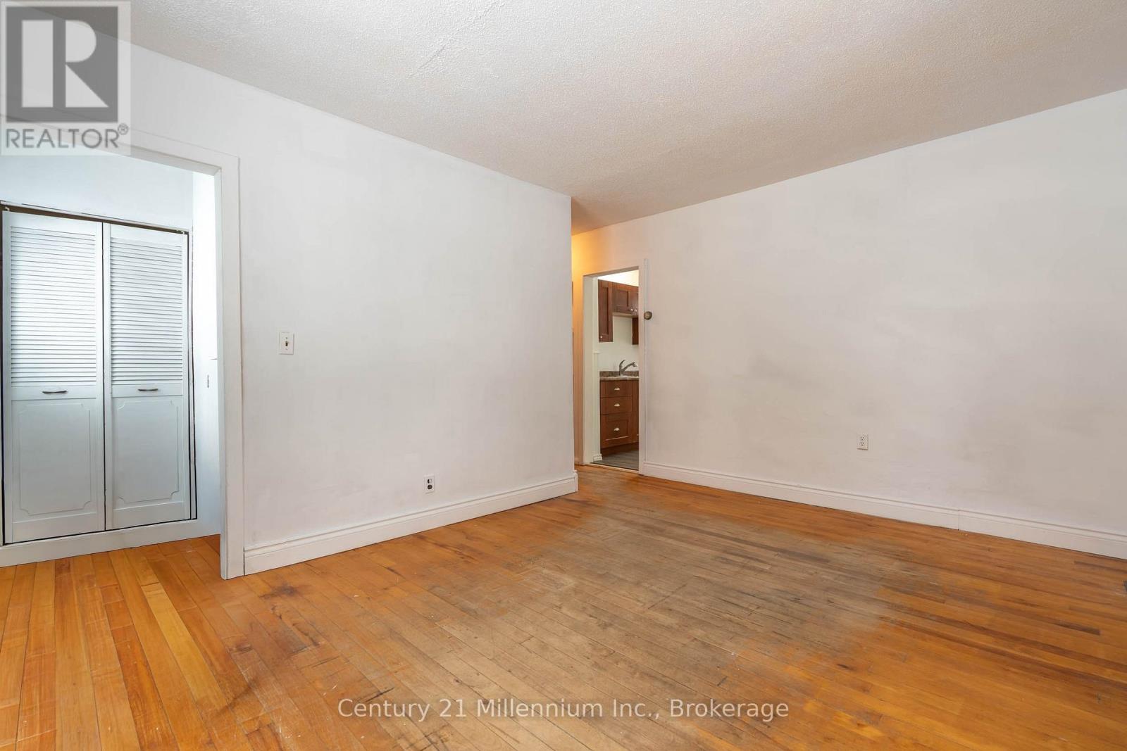 701 5th Street E, Owen Sound, Ontario  N4K 1E4 - Photo 16 - X12631048