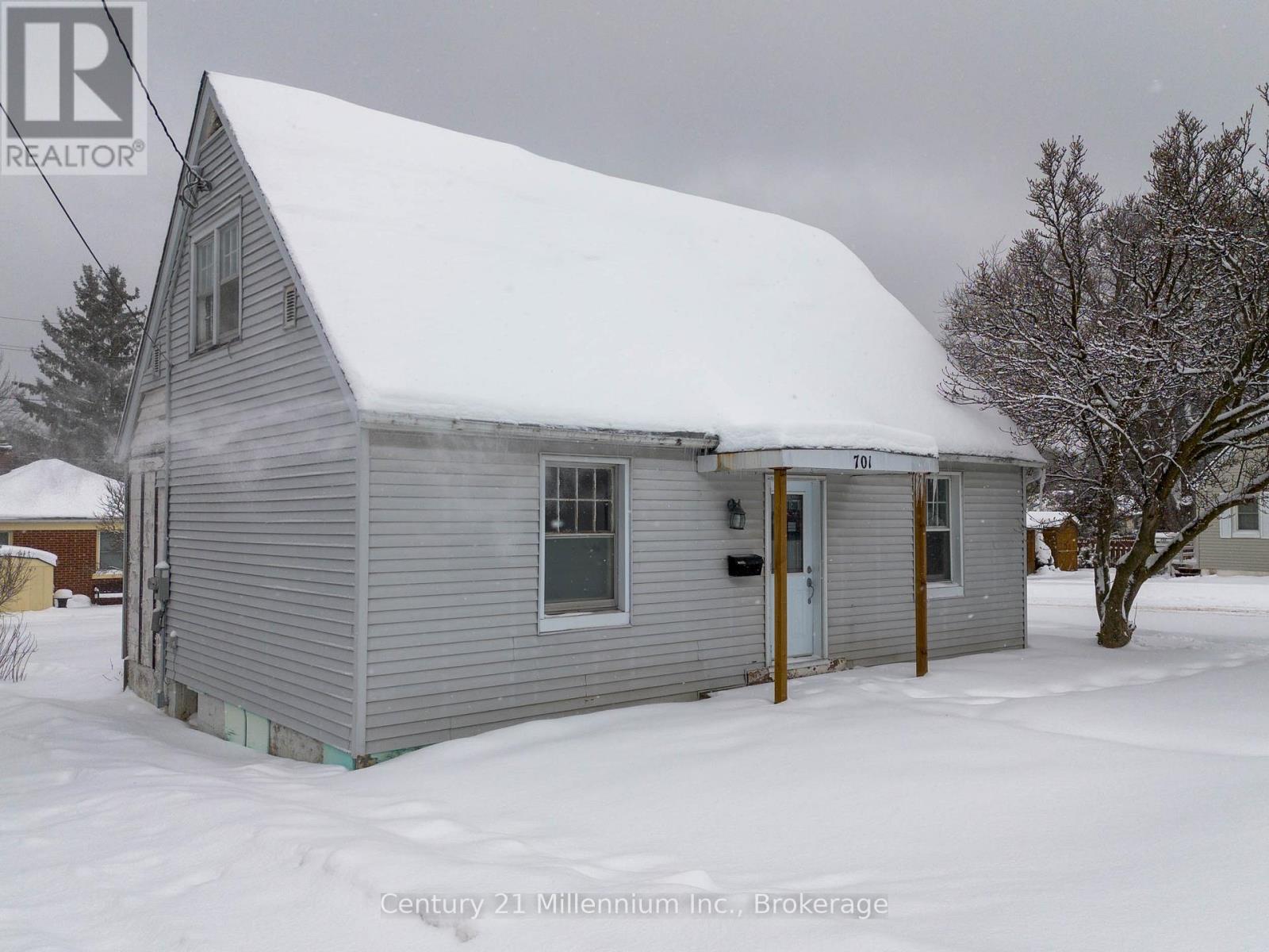 701 5th Street E, Owen Sound, Ontario  N4K 1E4 - Photo 2 - X12631048