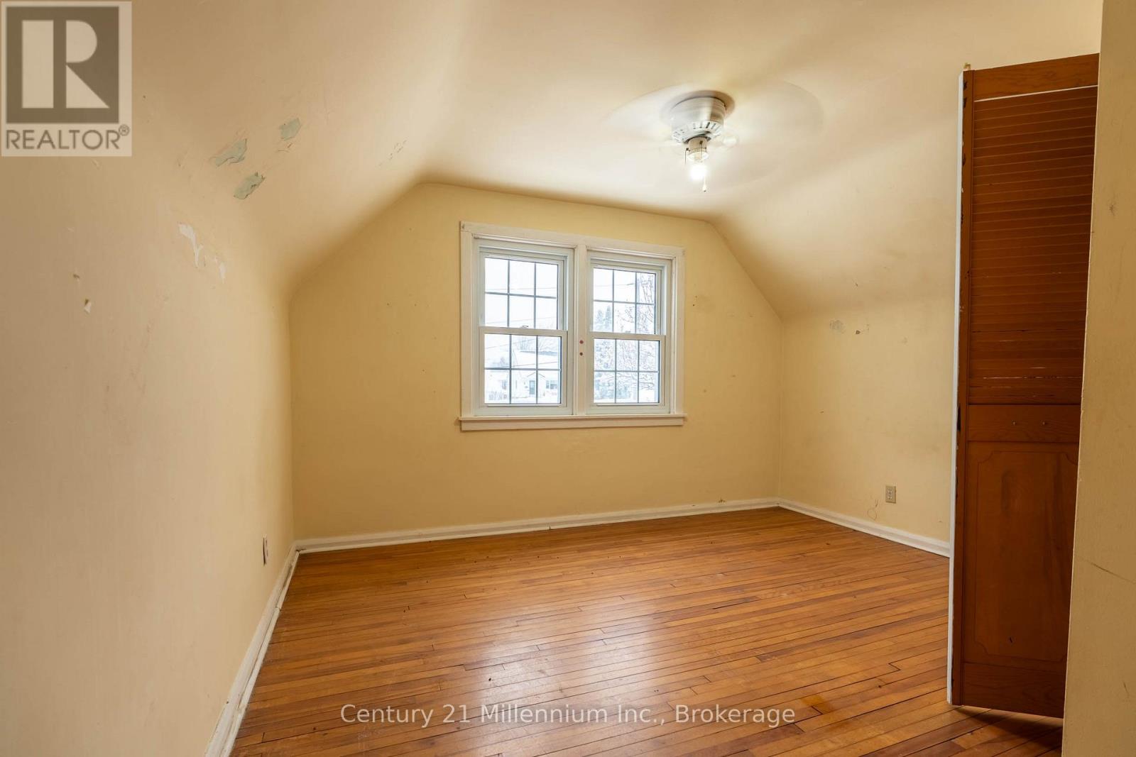 701 5th Street E, Owen Sound, Ontario  N4K 1E4 - Photo 23 - X12631048