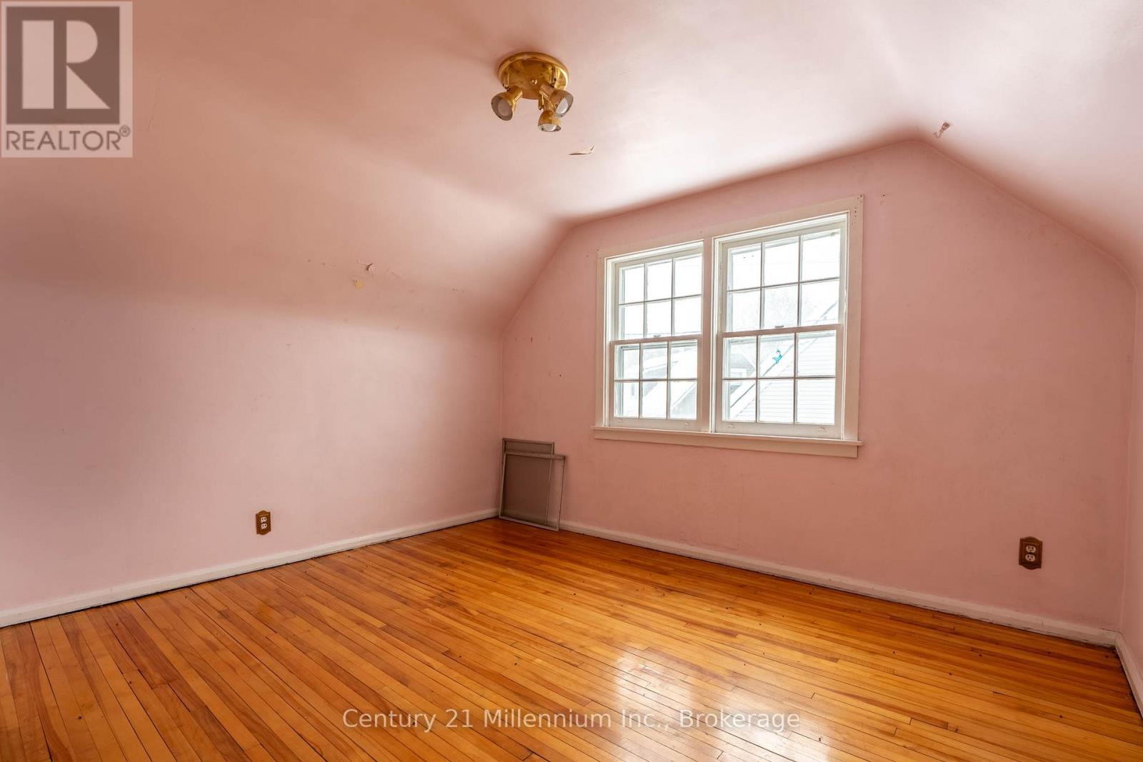 701 5th Street E, Owen Sound, Ontario  N4K 1E4 - Photo 25 - X12631048