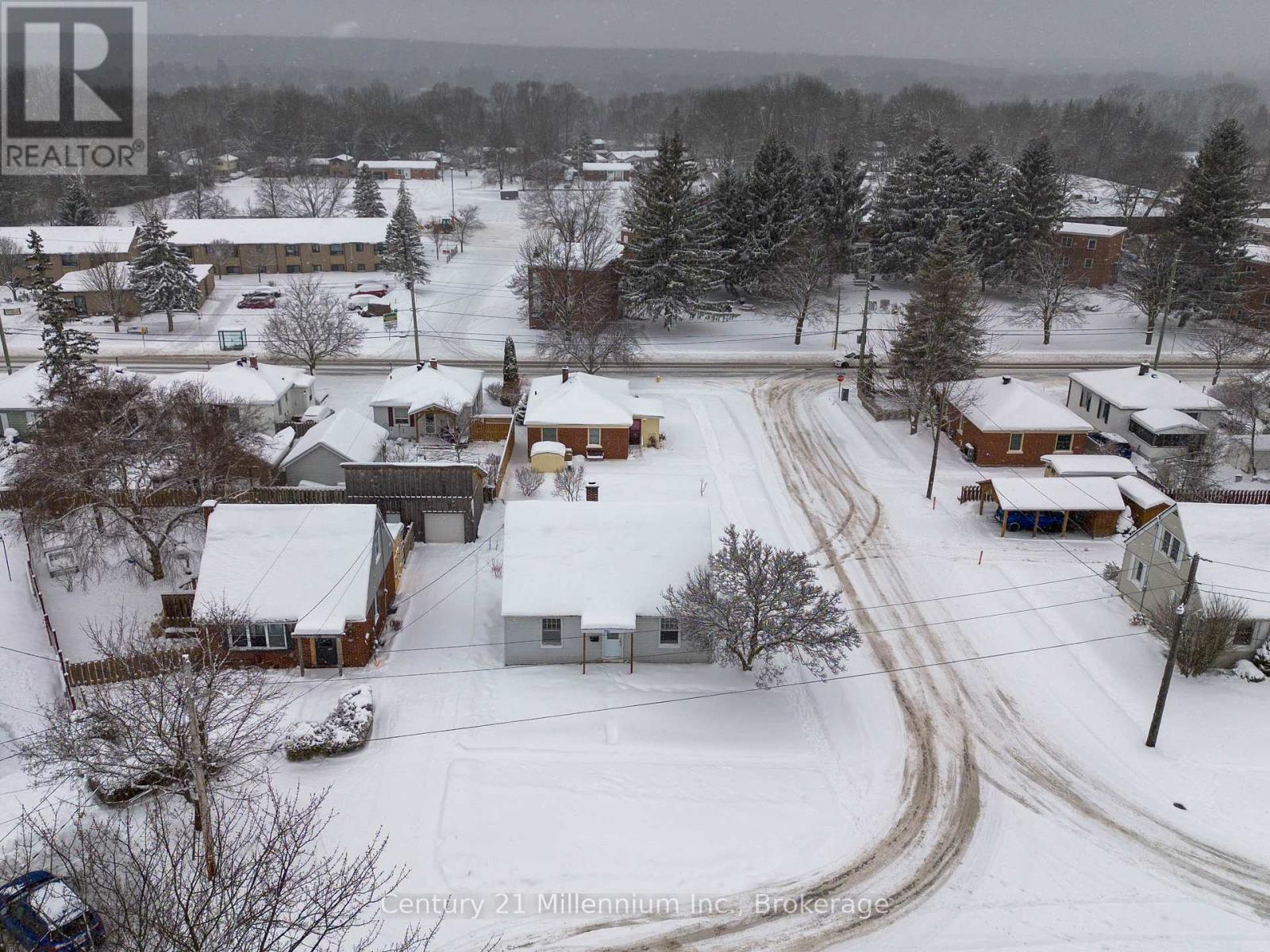 701 5th Street E, Owen Sound, Ontario  N4K 1E4 - Photo 5 - X12631048