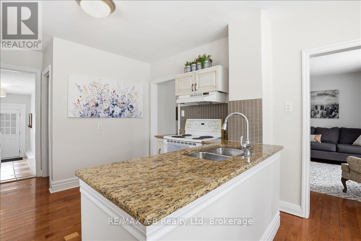 296 Huron Street, Stratford, Ontario N5A 5T4 - Photo 13 - X12631054