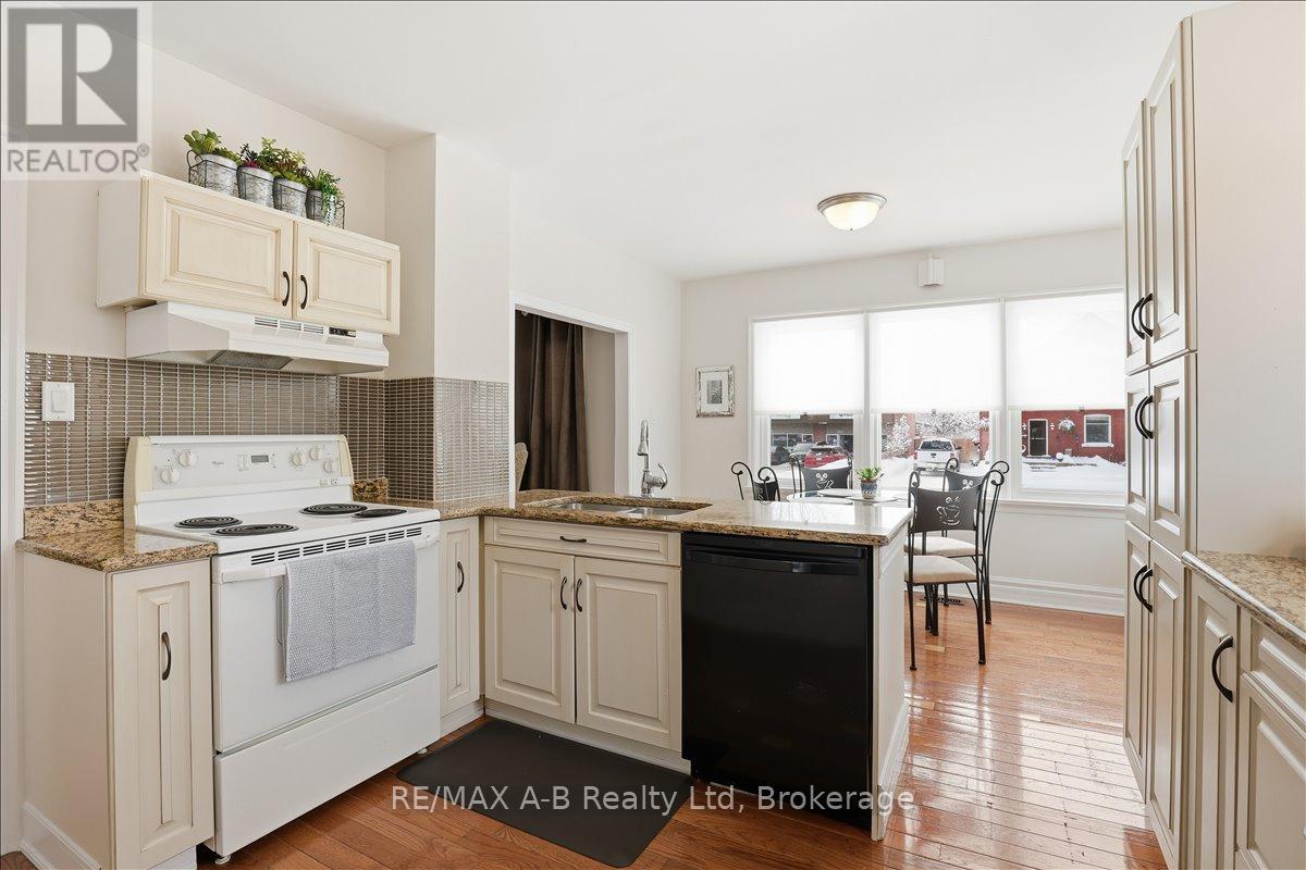 296 Huron Street, Stratford, Ontario N5A 5T4 - Photo 15 - X12631054