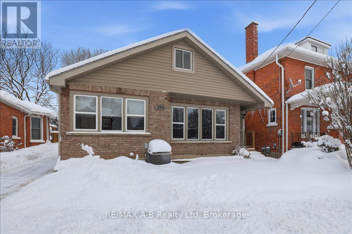 296 Huron Street, Stratford, Ontario N5A 5T4 - Photo 2 - X12631054