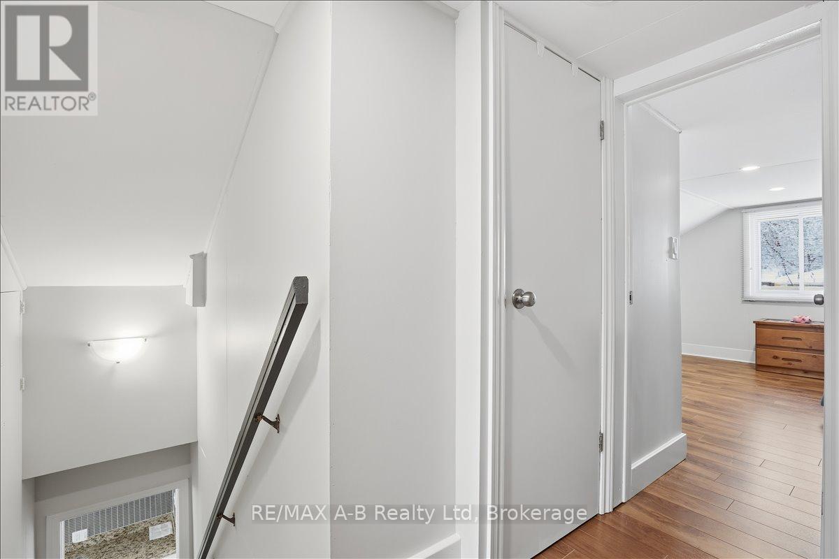 296 Huron Street, Stratford, Ontario N5A 5T4 - Photo 28 - X12631054